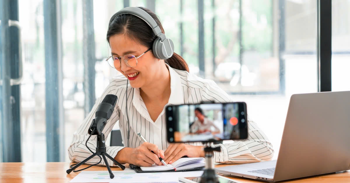 Kiem hang chuc trieu dong moi thang nho 'ke chuyen cho nguoi la' hinh anh