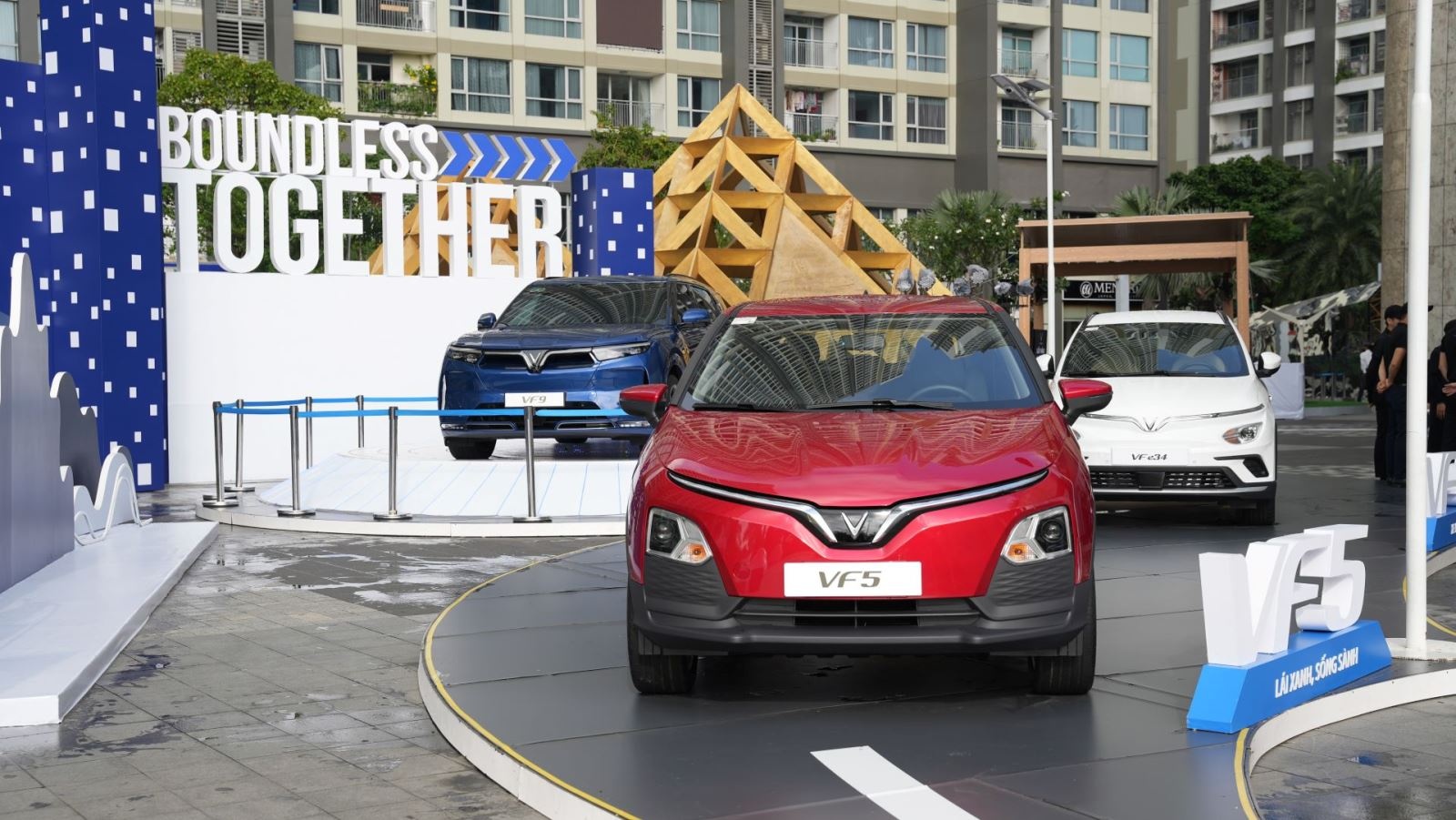 VinFast la hang xe ban chay nhat Viet Nam trong thang 9 hinh anh