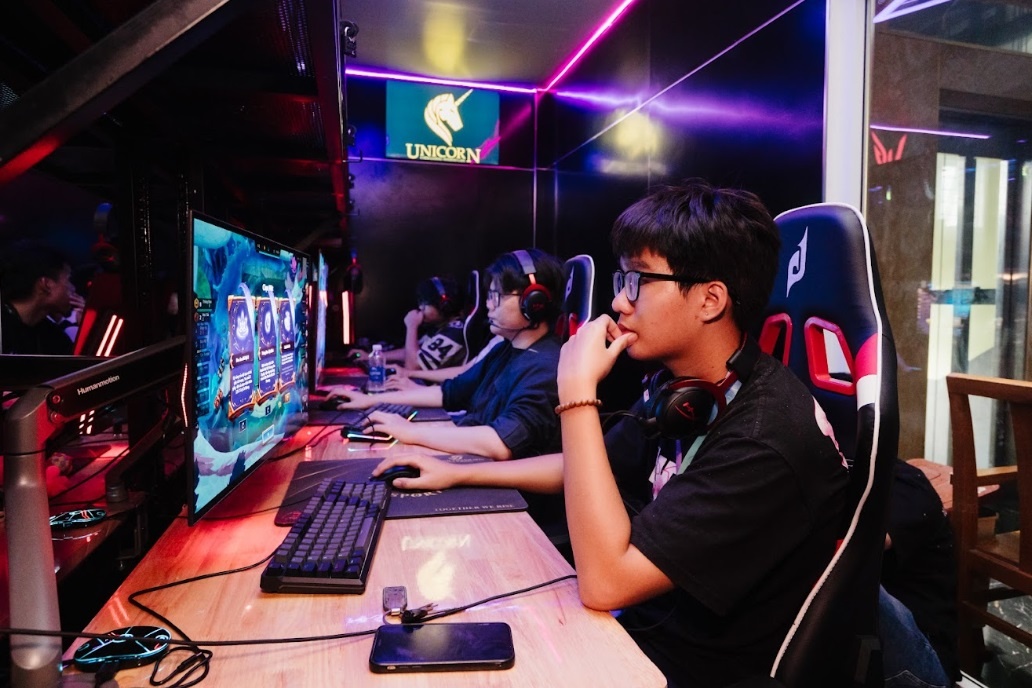 Unicorn Cyber,  Gaming 27'' LG UtraGear anh 2