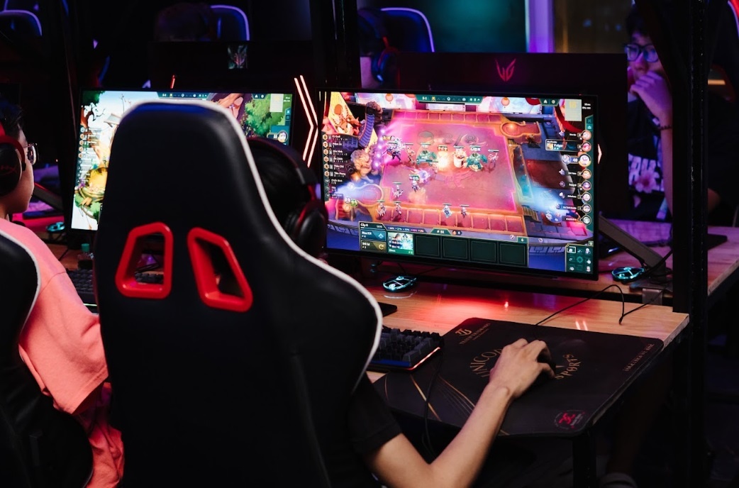 Unicorn Cyber,  Gaming 27'' LG UtraGear anh 3