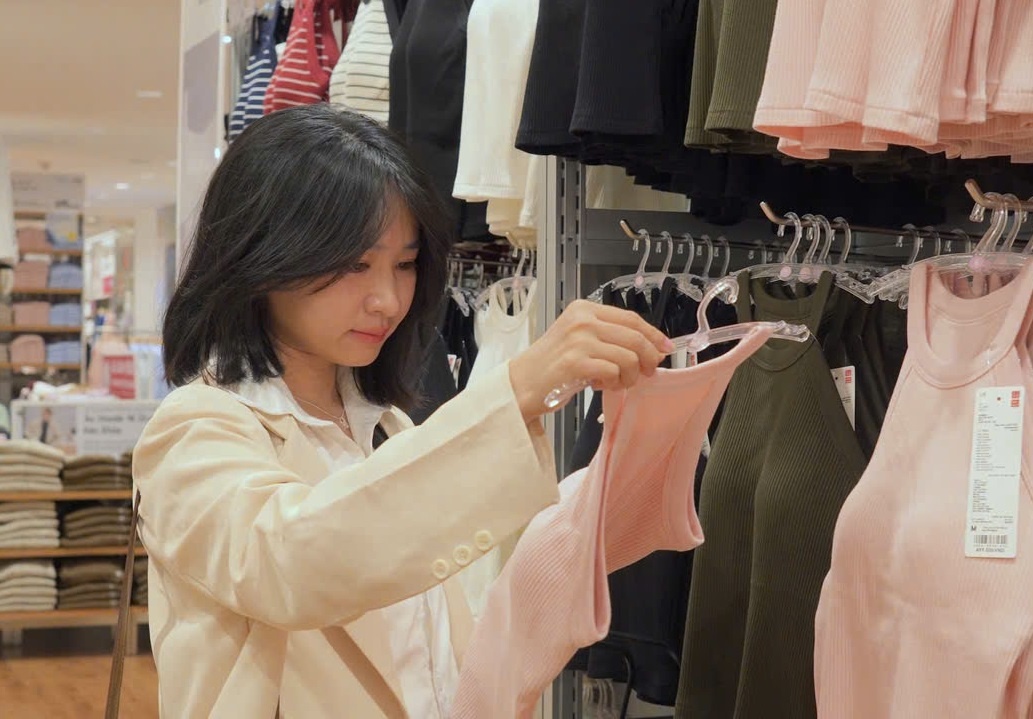 Ly do Bra Top 2 trong 1 cua Uniqlo chinh phuc hoi chi em hinh anh