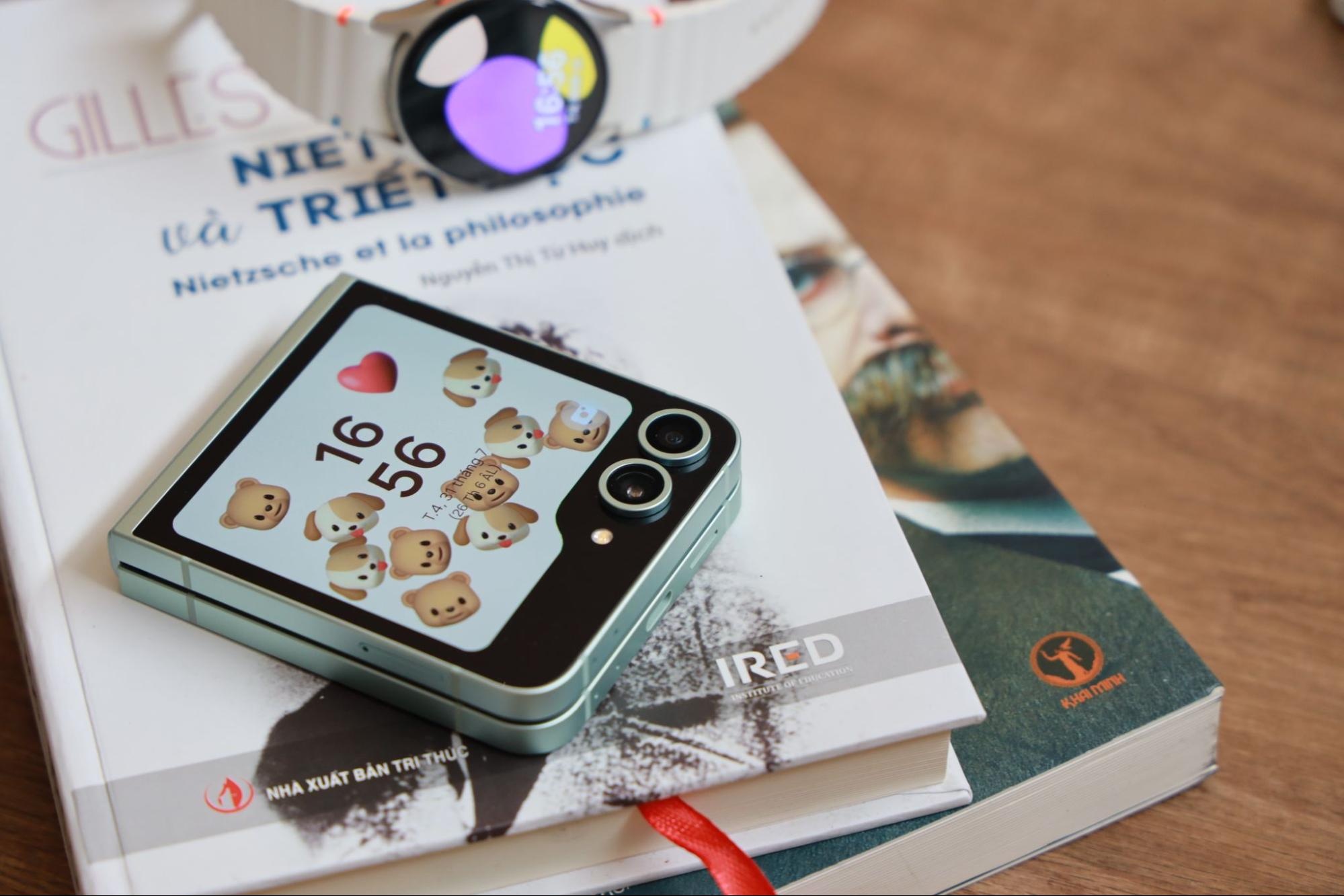 Samsung,  Galaxy Z Flip6 ảnh 2 Samsung,  Galaxy Z Flip6 anh 2