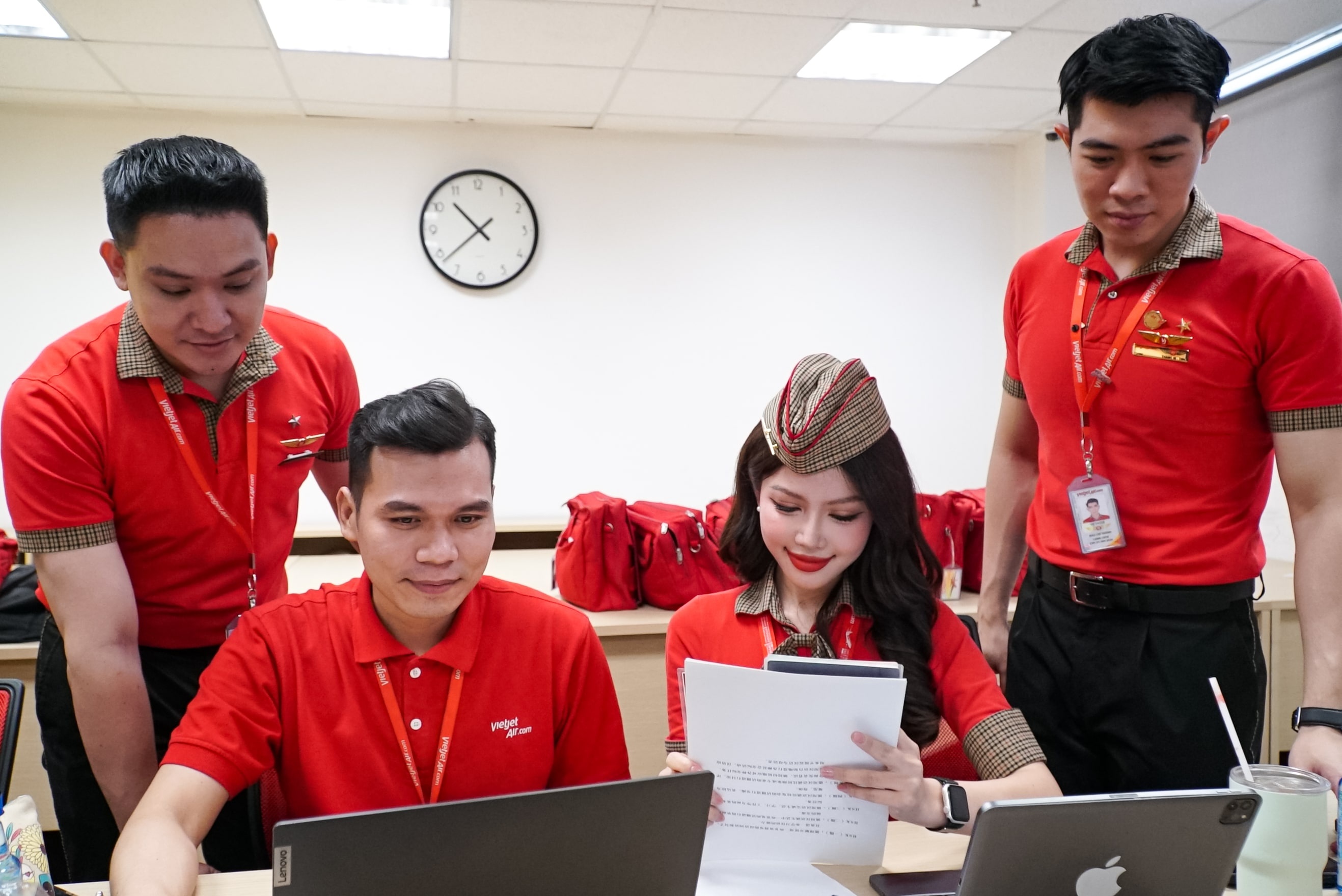 Vietjet tuyển dụng ảnh 11 Vietjet tuyen dung anh 11