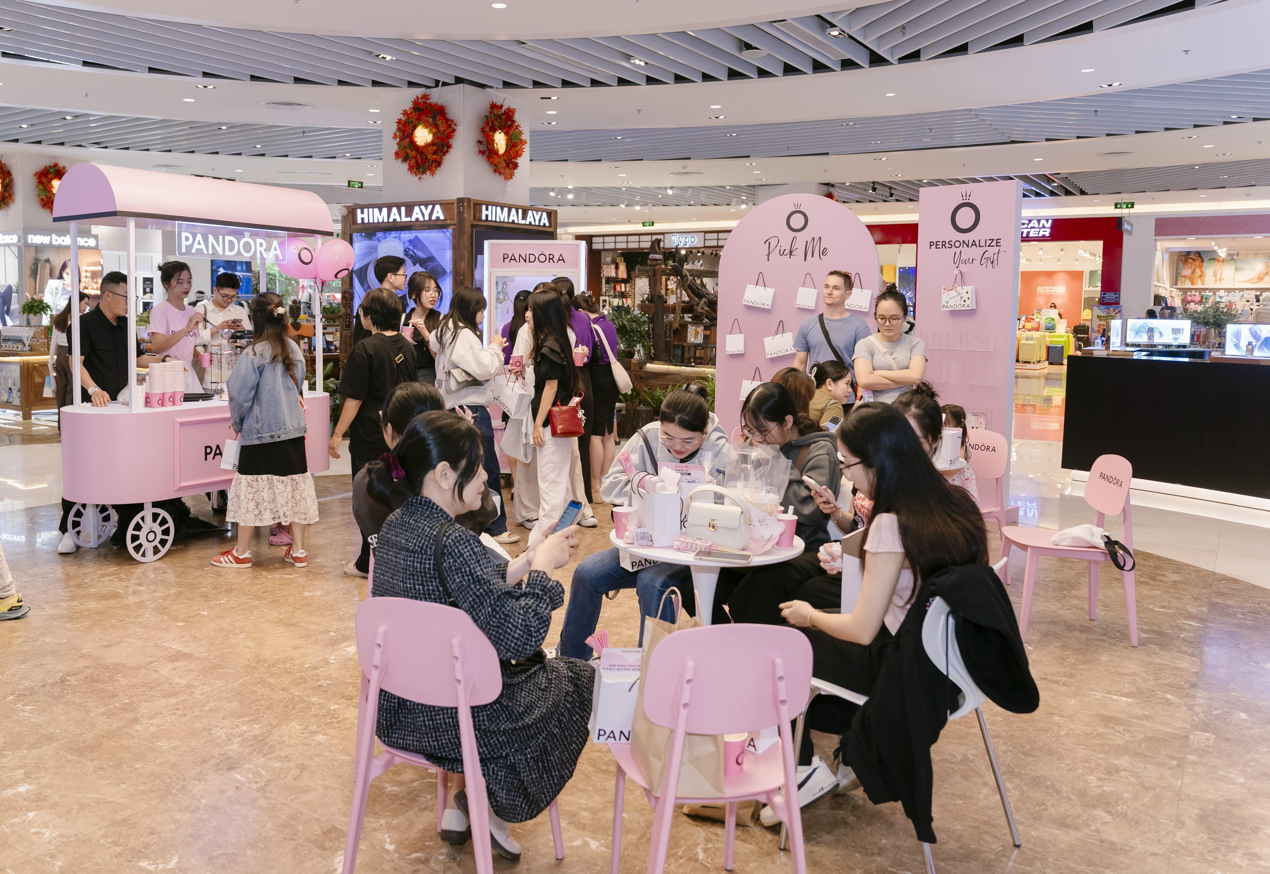 Pandora khai truong anh 4