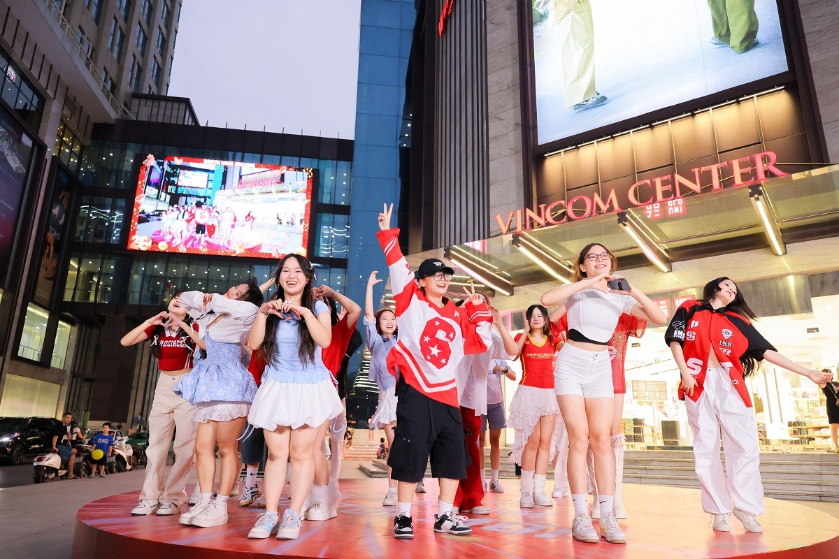 Vincom khai man mua le hoi ruc ro nhan ky niem sinh nhat thu 20 hinh anh