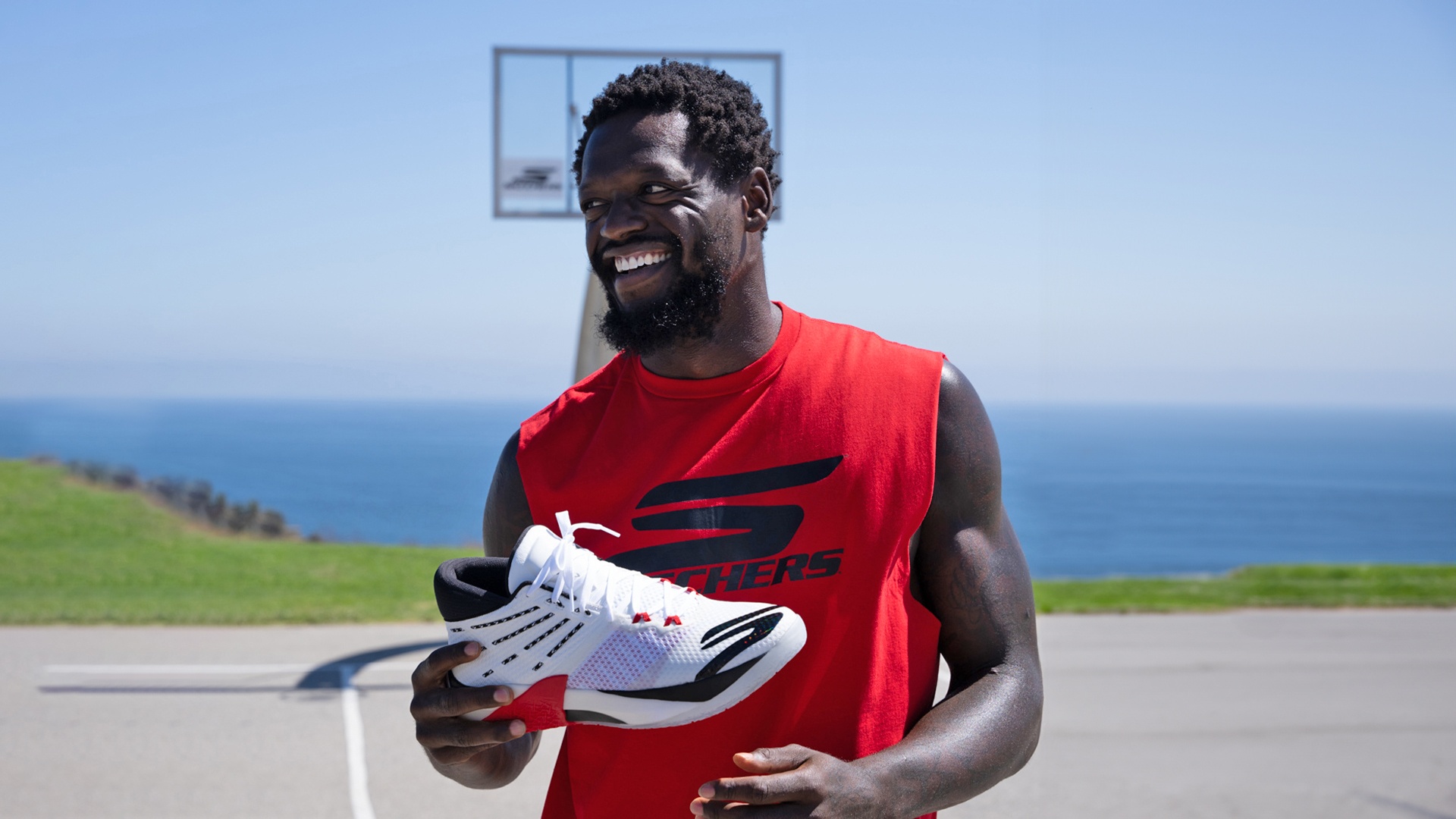 Ket hop 3 danh thu NBA, Skechers ra mat BST giay bong ro hinh anh