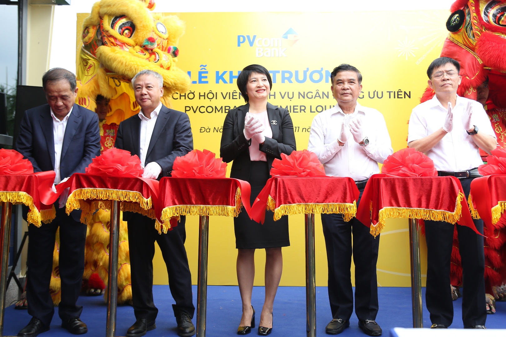 Ra mat phong cho PVcomBank Premier Lounge tai San bay Quoc te Da Nang hinh anh