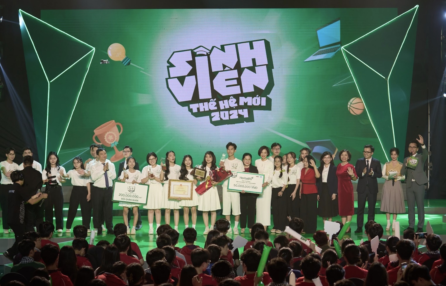 ‘Sinh vien the he moi 2024’ - be phong cho Gen Z dam but pha hinh anh