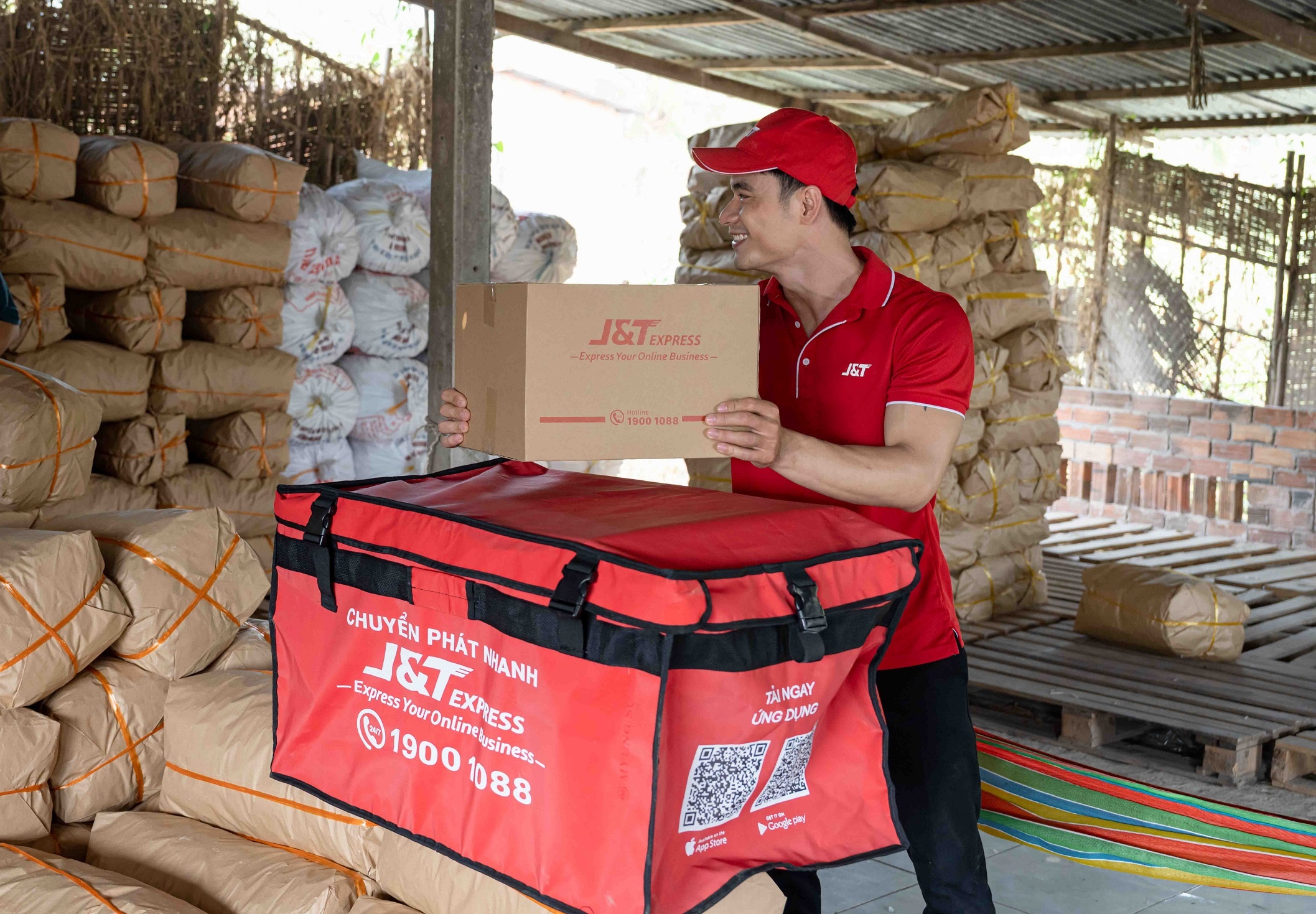 J&T Express xu ly hon 100 trieu buu kien trong mot ngay sau sale 11/11 hinh anh