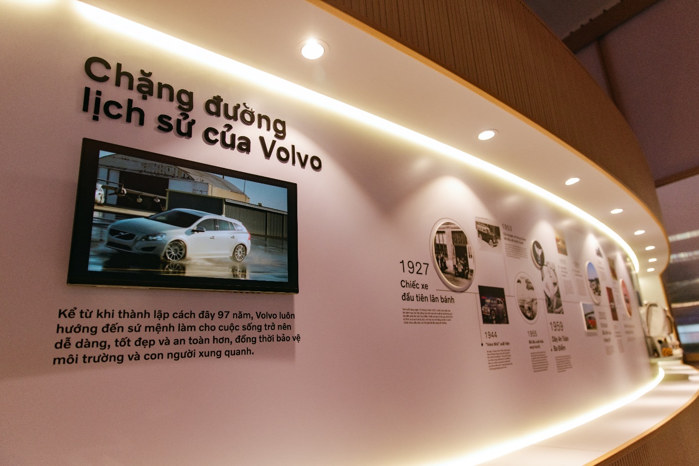 Volvo Car anh 2