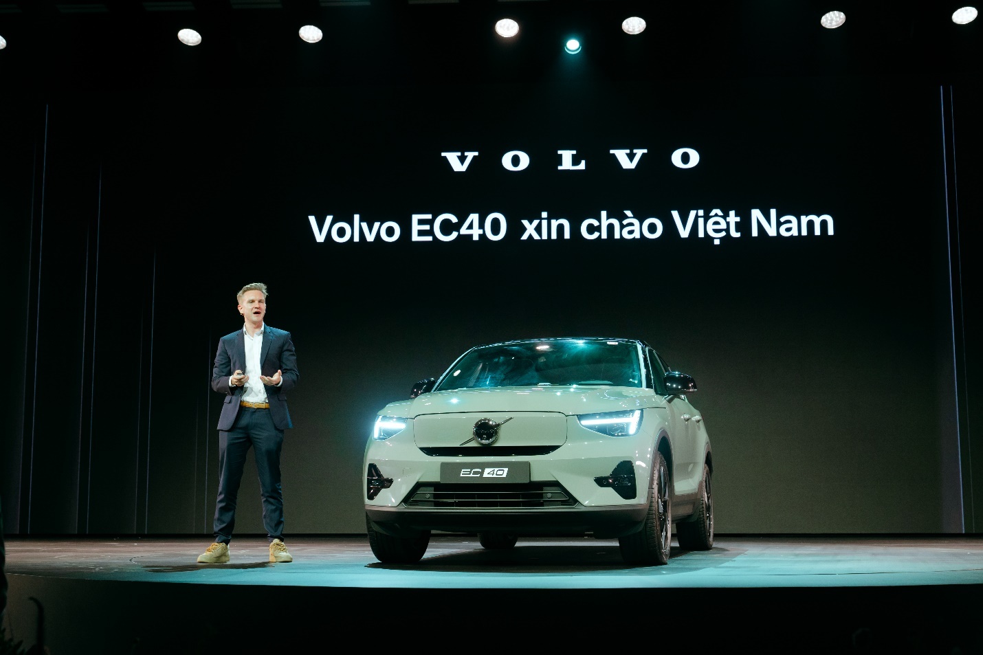 Volvo Car anh 3