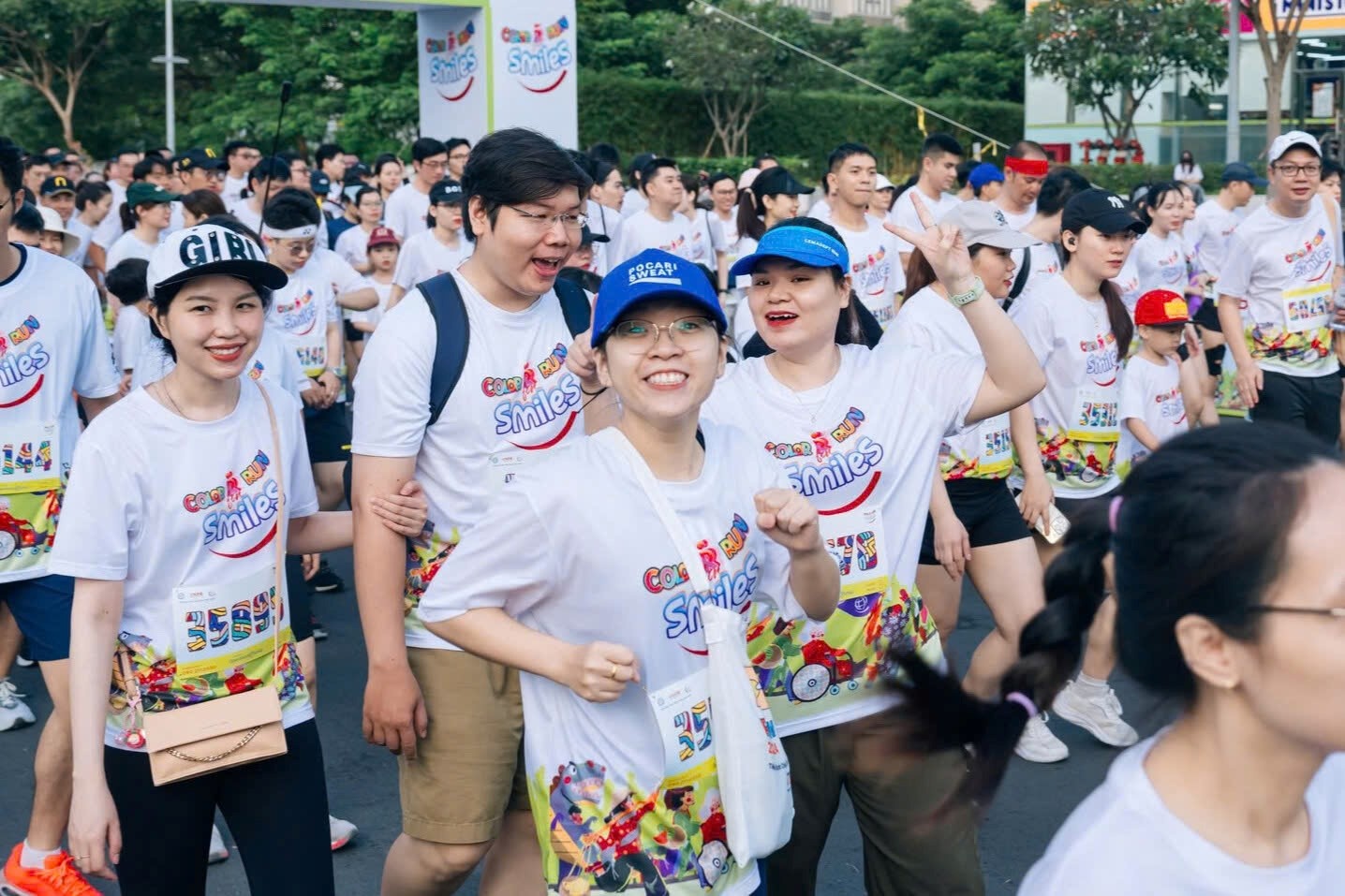 AVAKids dong hanh Color Run For Smiles 2024 giup tre di tat ham mat hinh anh