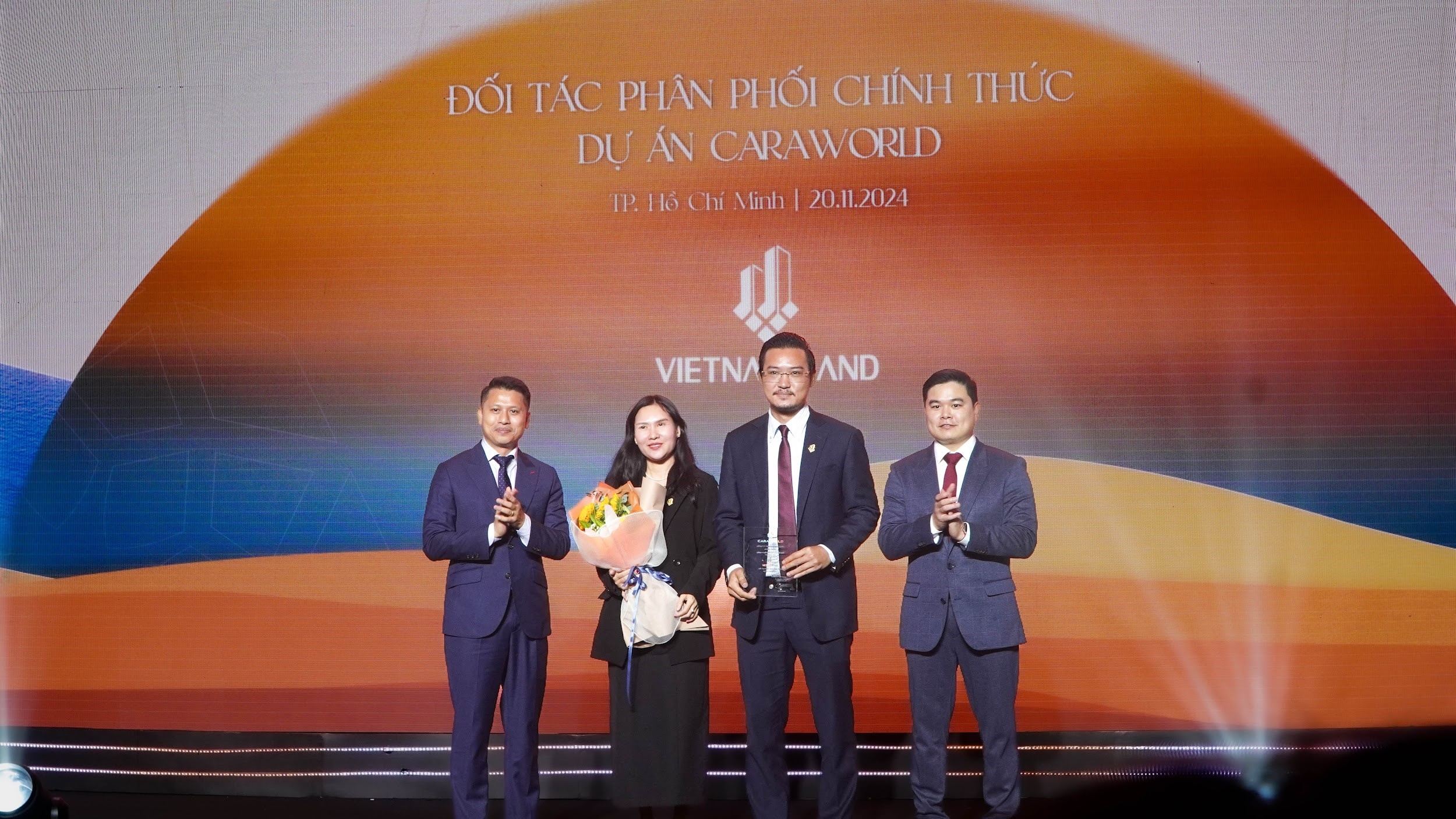 Vietnam Land,  CaraWorld Cam Ranh anh 1