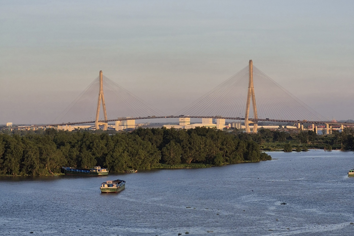 Cung S24 FE khuay dong AI Mazing tai xu Tay Do hinh anh