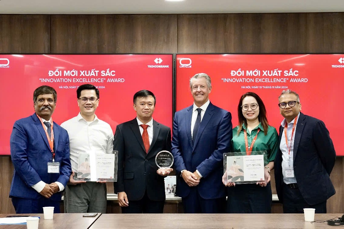 Techcombank nhan giai thuong 'Sang tao xuat sac' tu Oracle hinh anh