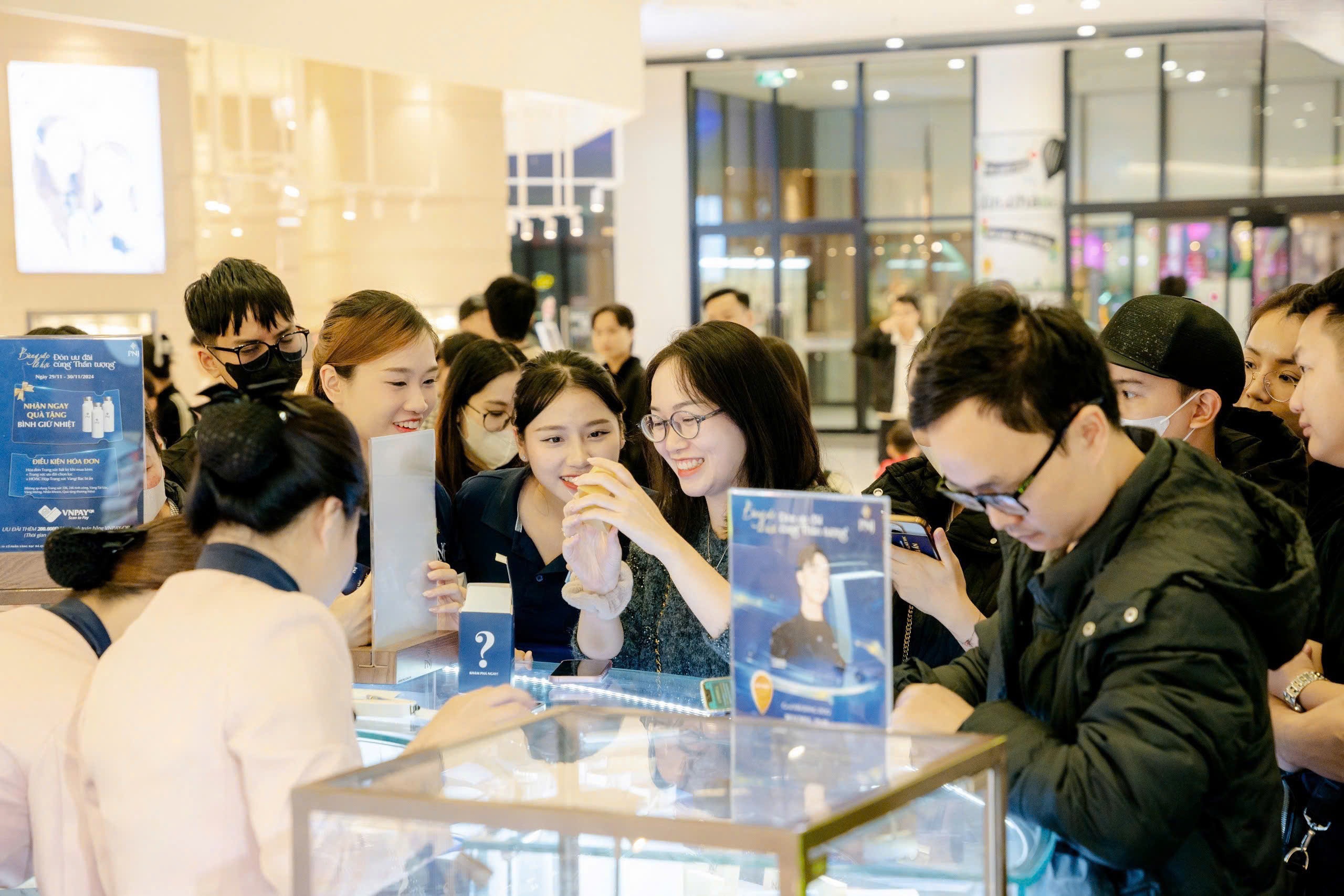 Bung sac le hoi anh 2