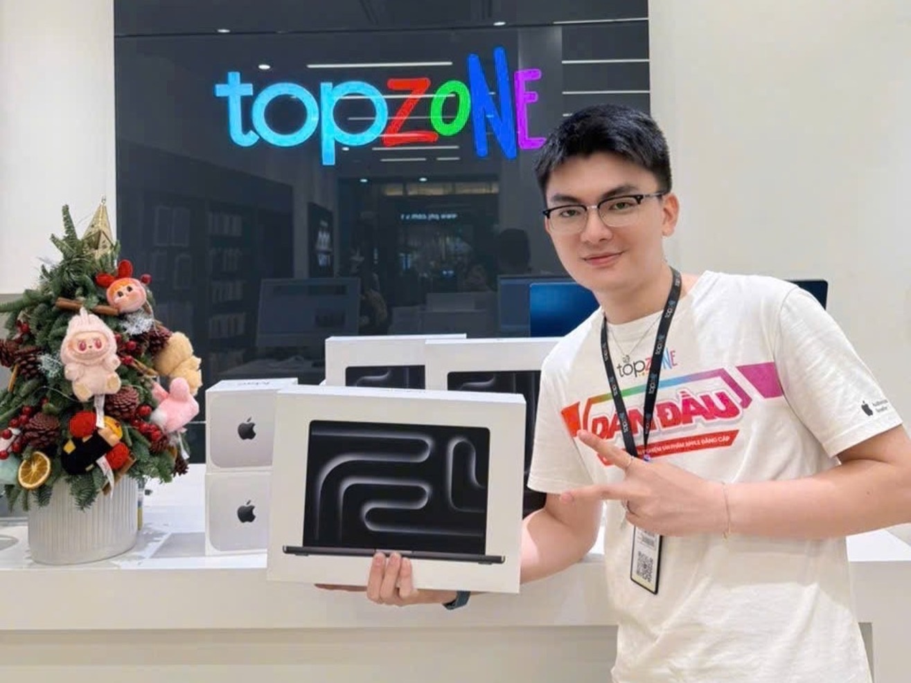 TopZone san loat thiet bi mang suc manh chip M4 va Apple Intelligence hinh anh