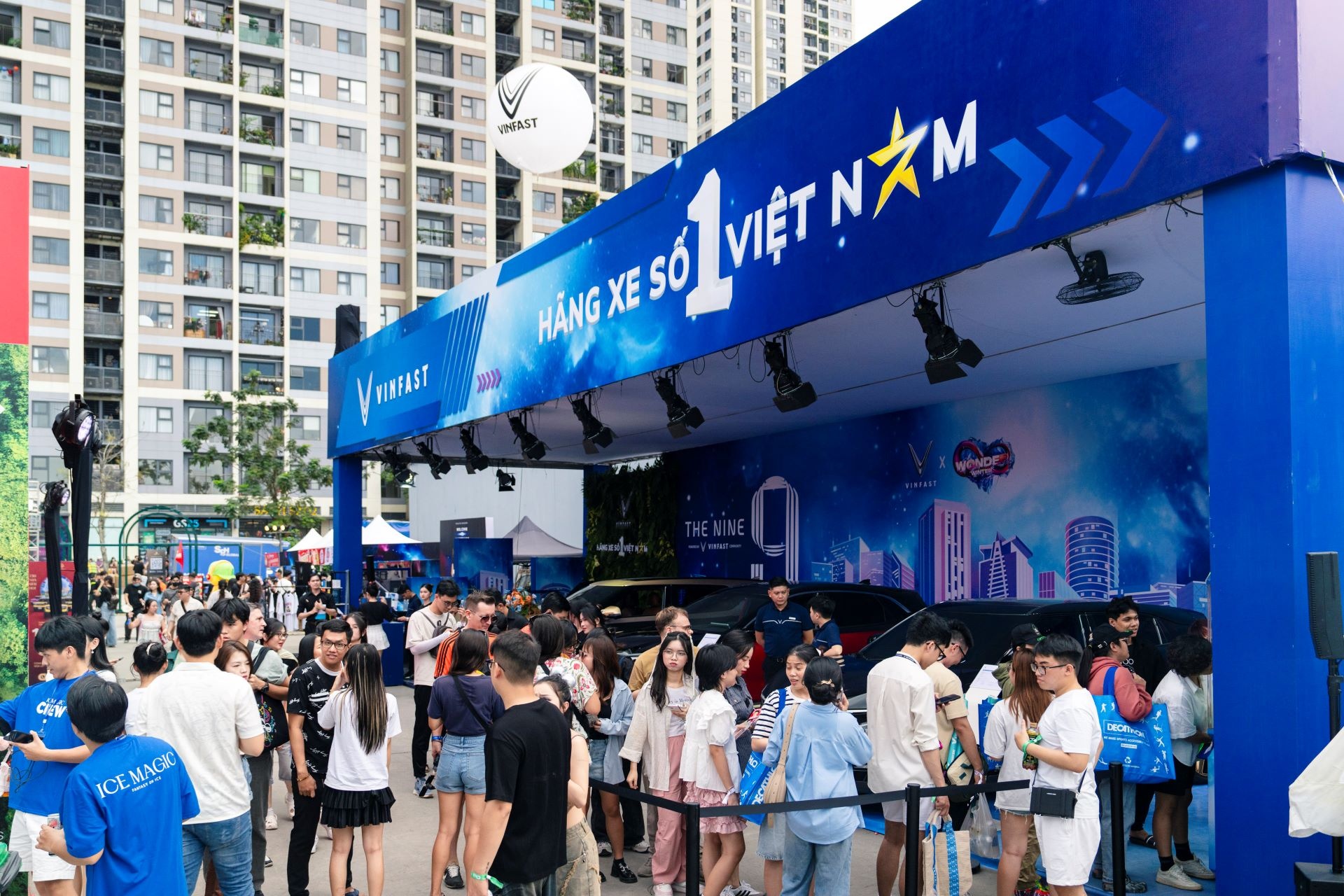 Bo ba VF 7, VF 8 va VF 9 tro thanh tam diem tai 8Wonder Winter 2024 hinh anh