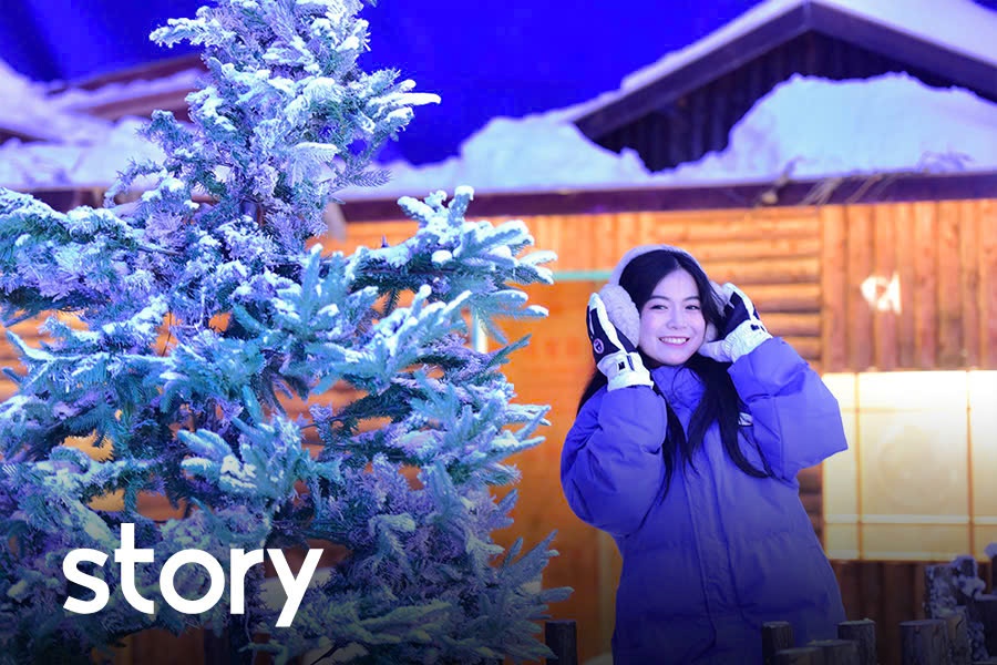 Cuoi tuan di 'staycation', don Giang sinh co tuyet ngay TP.HCM hinh anh