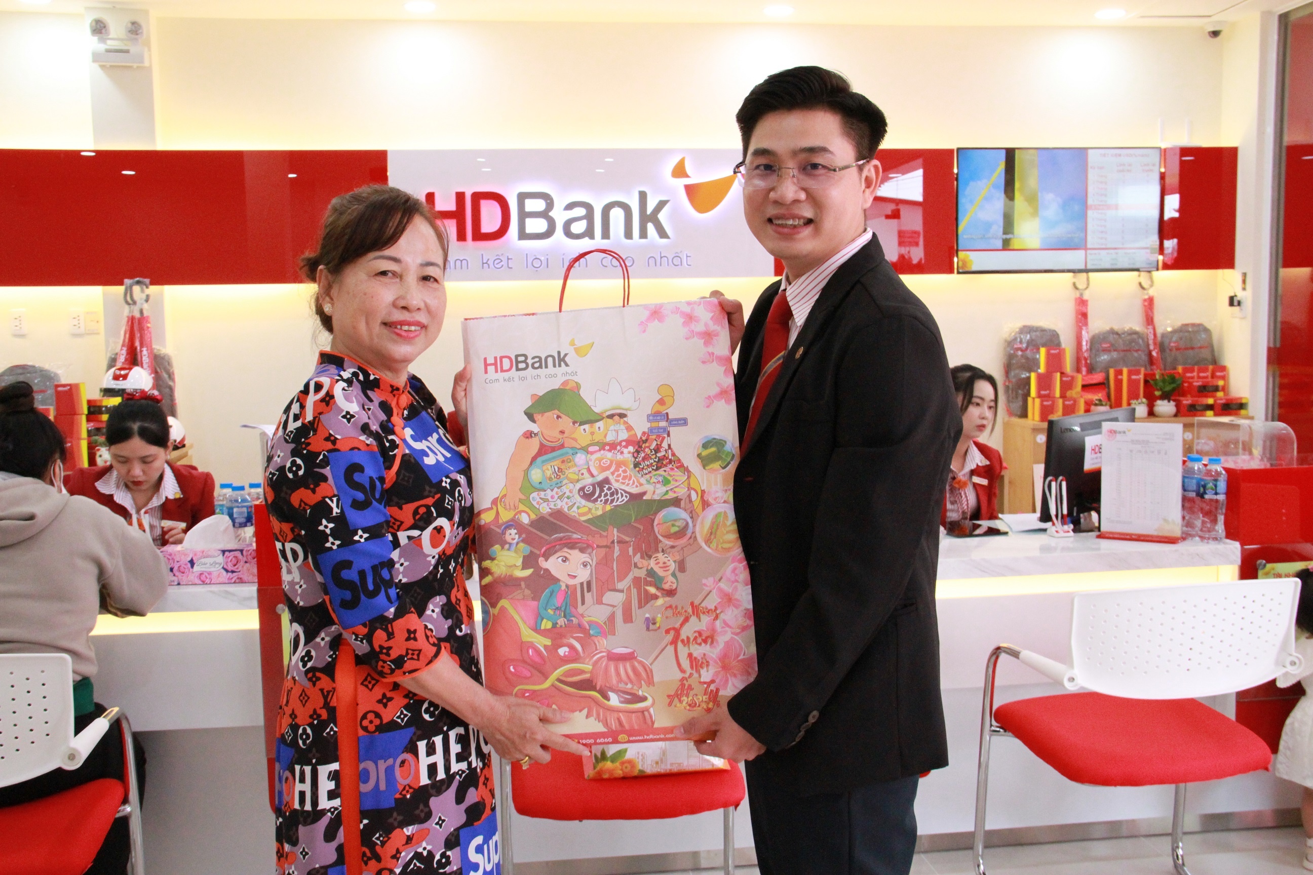 HDBank anh 4