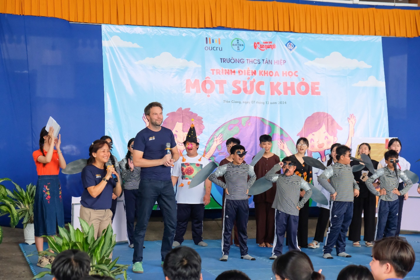 Cong tac khoa hoc,  Bayer anh 4