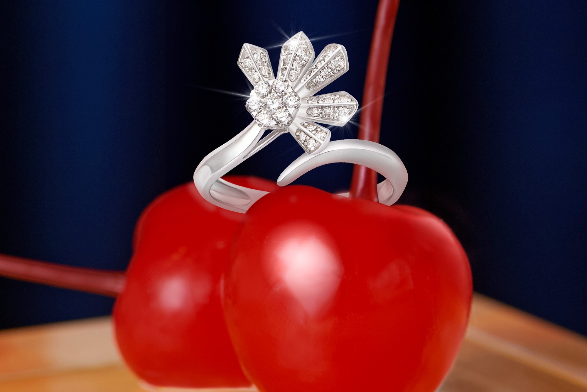 Tao dau an rieng mua le hoi cuoi nam voi nhan kim cuong hinh anh