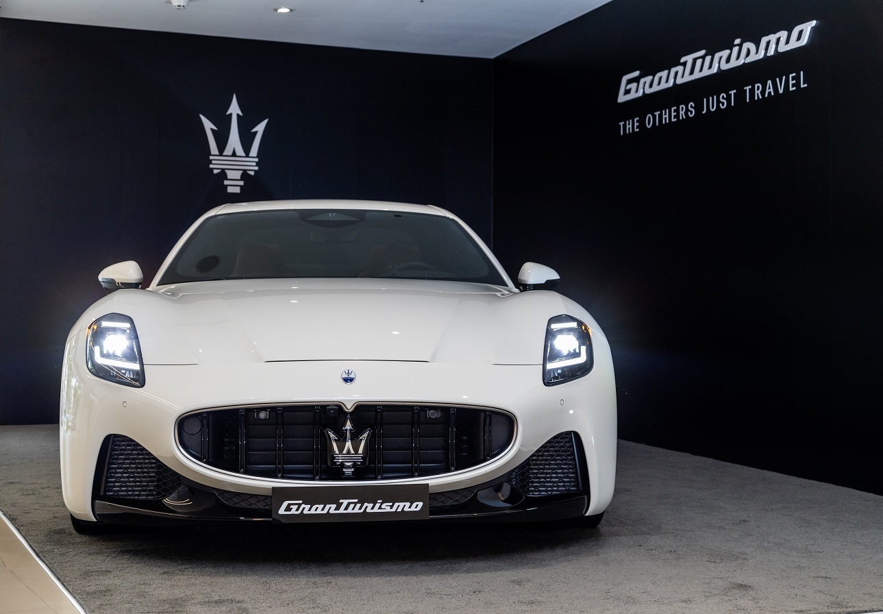 Maserati GranTurismo anh 2