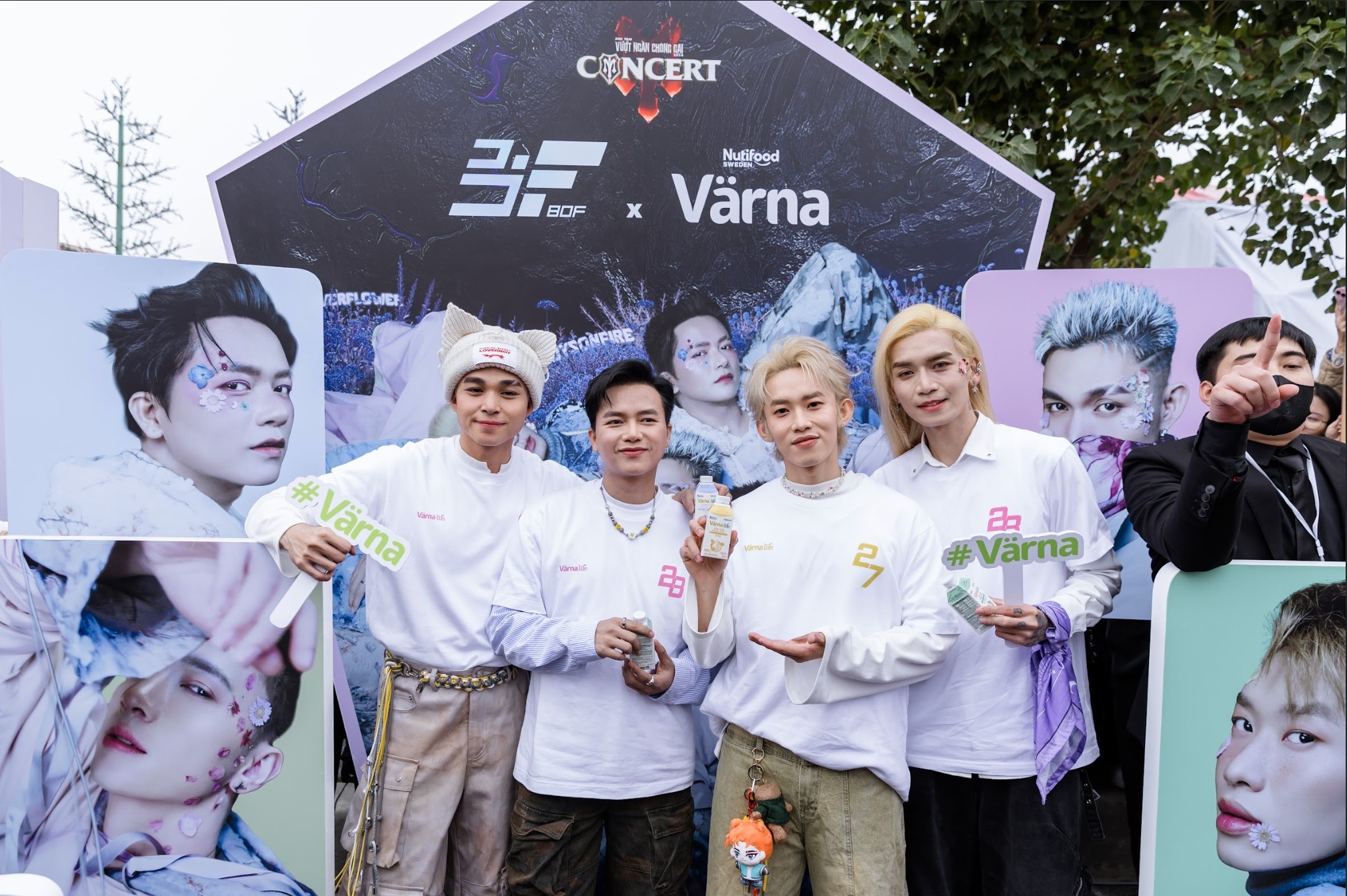 Varna Life khuyen khich nguoi dung 'Khoe tuoi khong ngai khoe tuoi' hinh anh