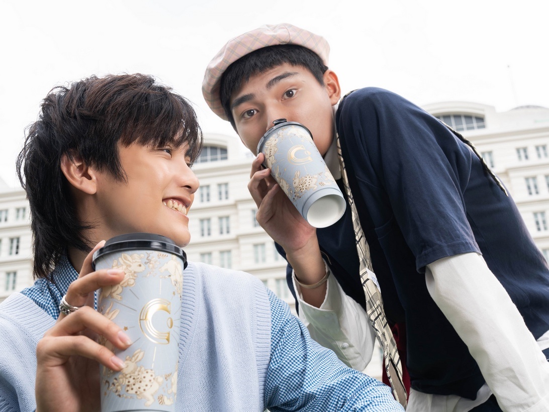 ‘Soft xiu’ voi mau ly Noel cua 4 thuong hieu F&B dinh dam hinh anh