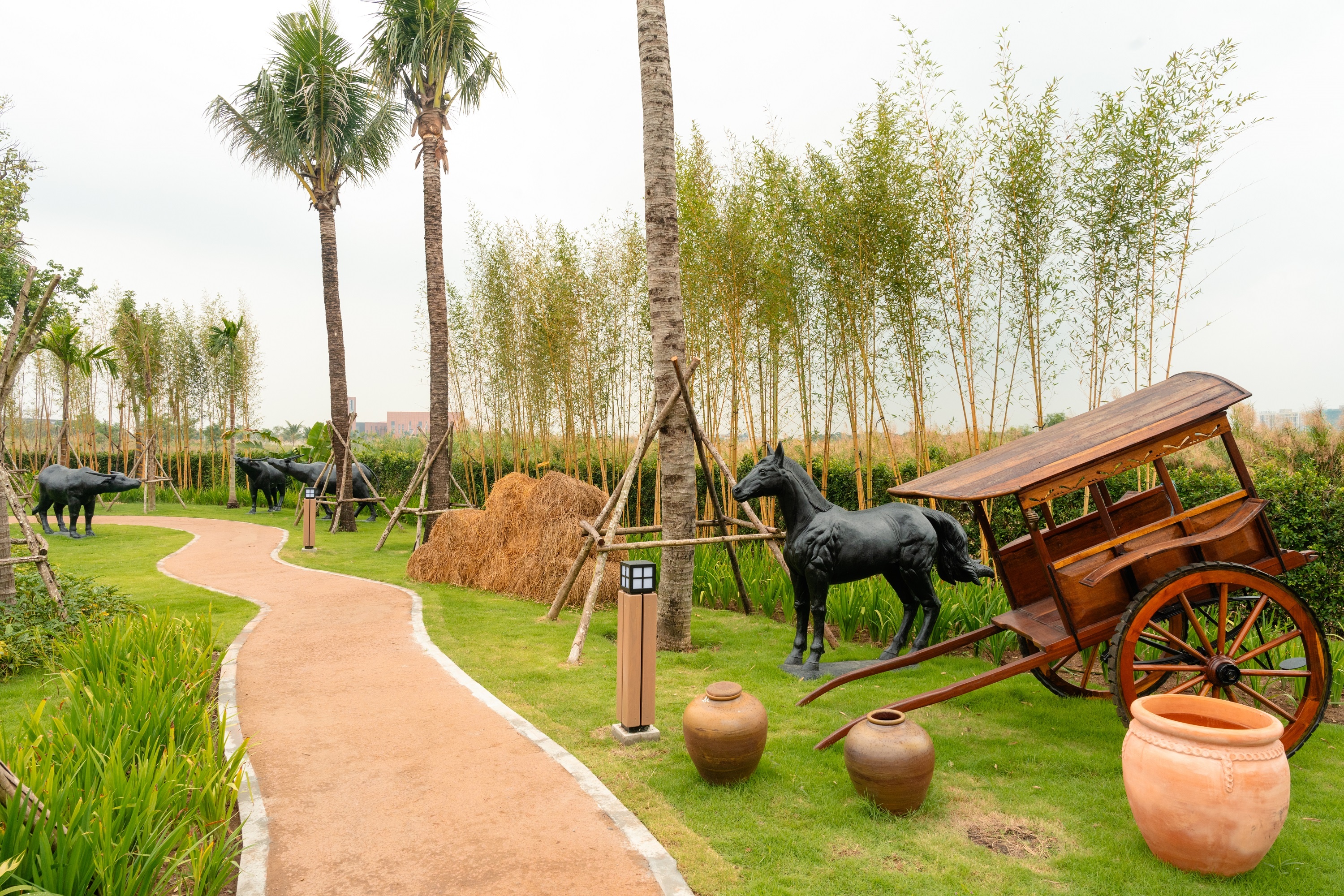 Nam Long,  Lang van hoa anh 16