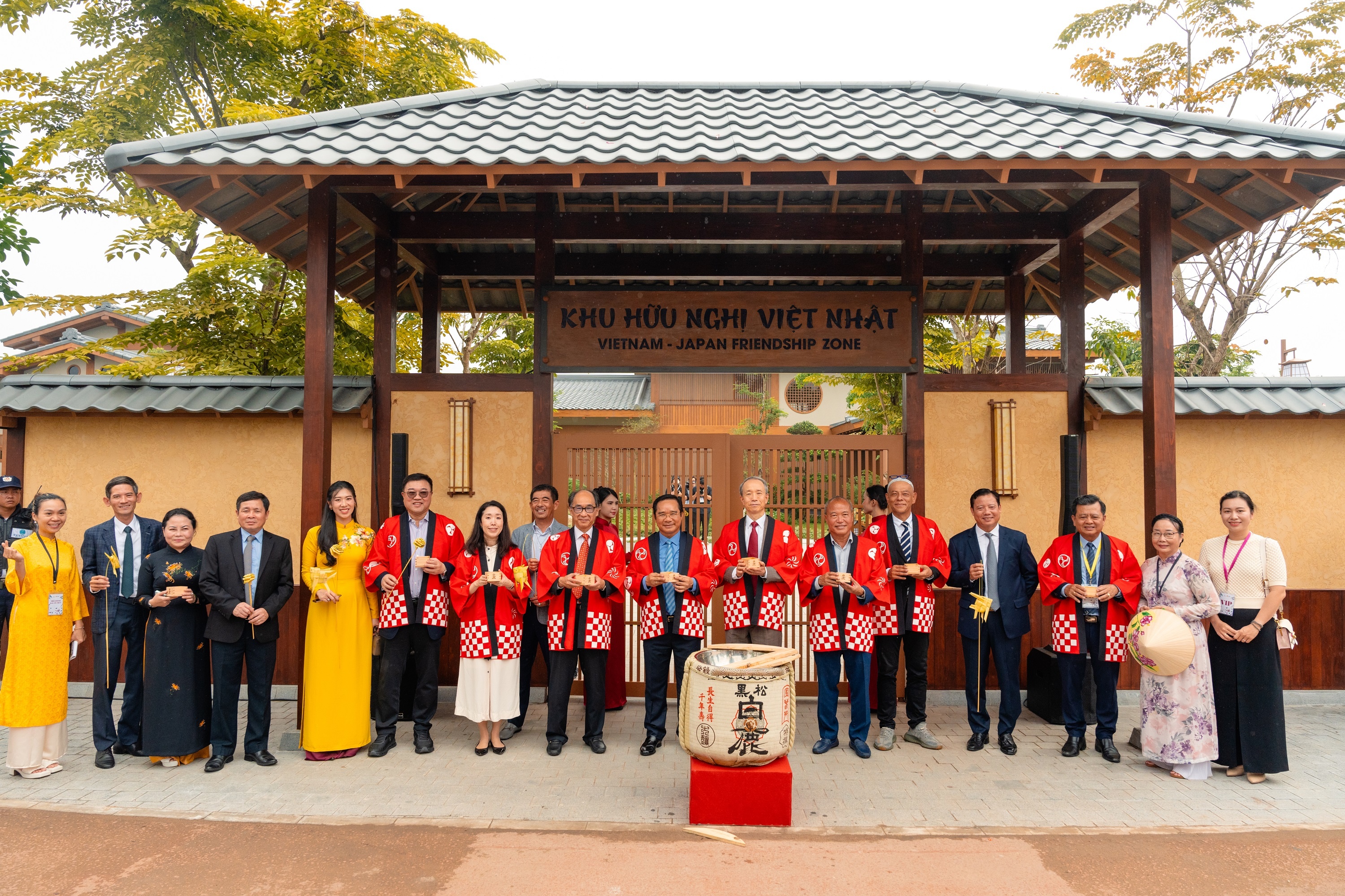 Nam Long,  Lang van hoa anh 25