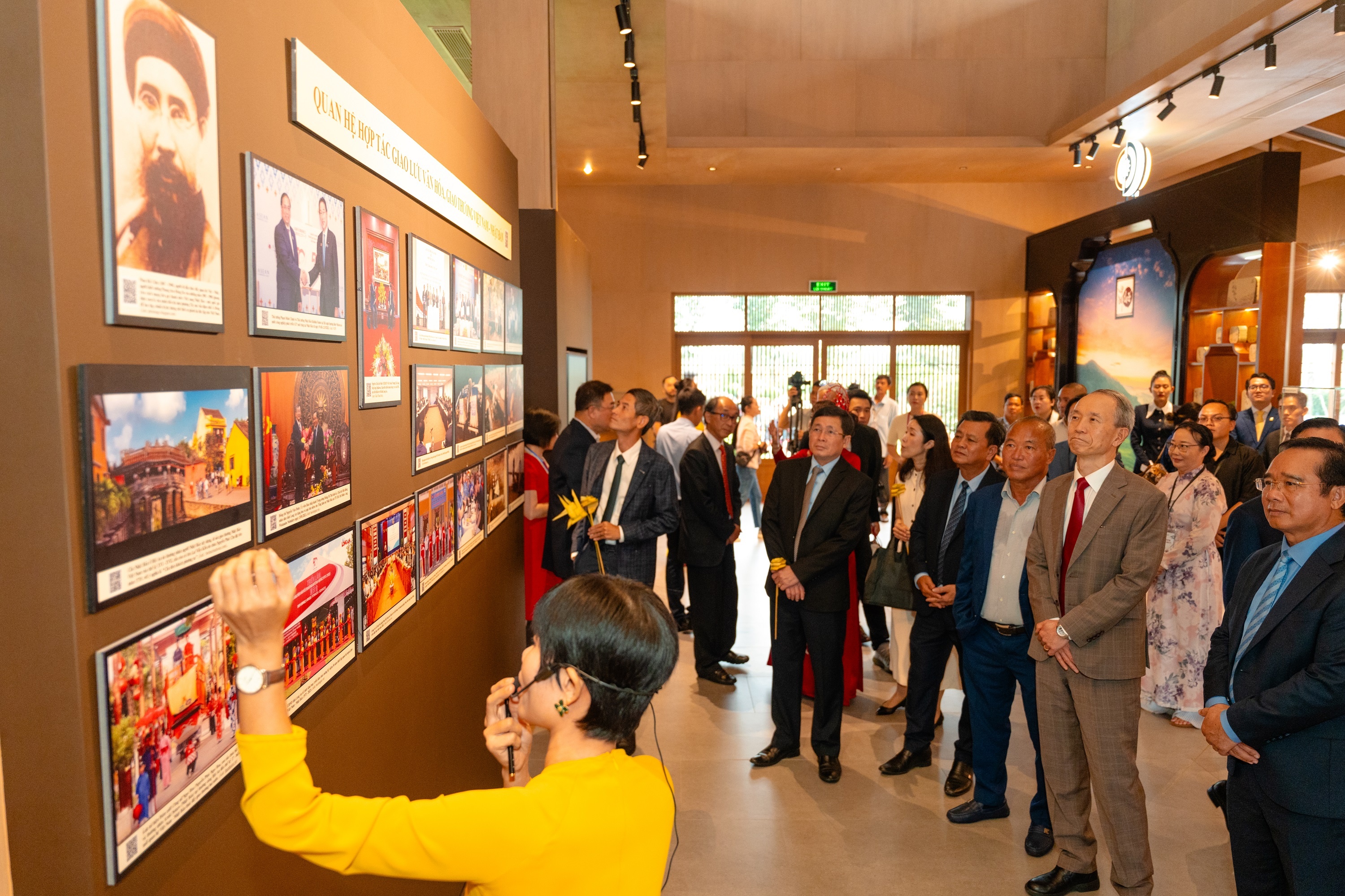 Nam Long,  Lang van hoa anh 4