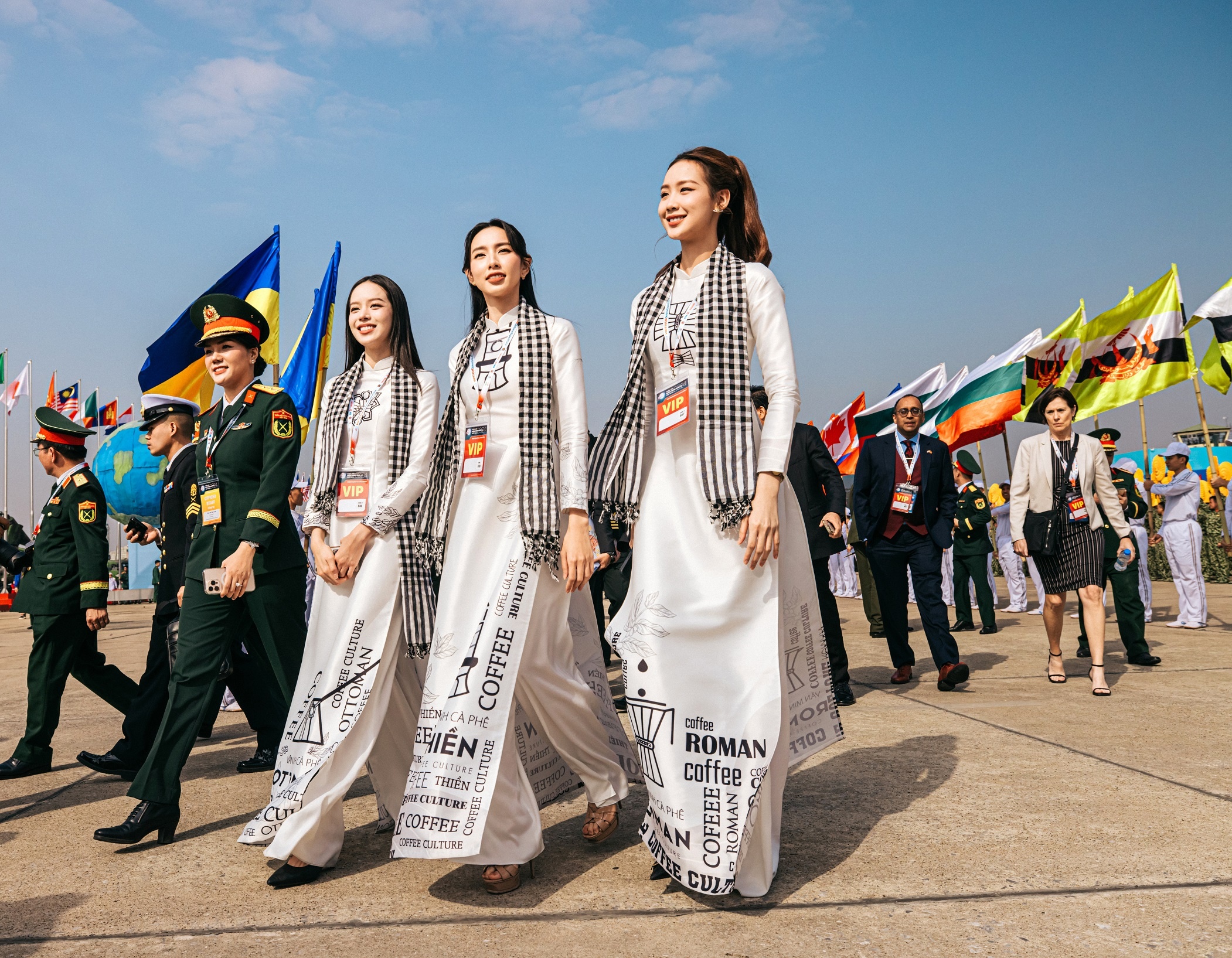 Trung Nguyen E-Coffee ghi dau an tai Vietnam Defence Expo 2024 hinh anh