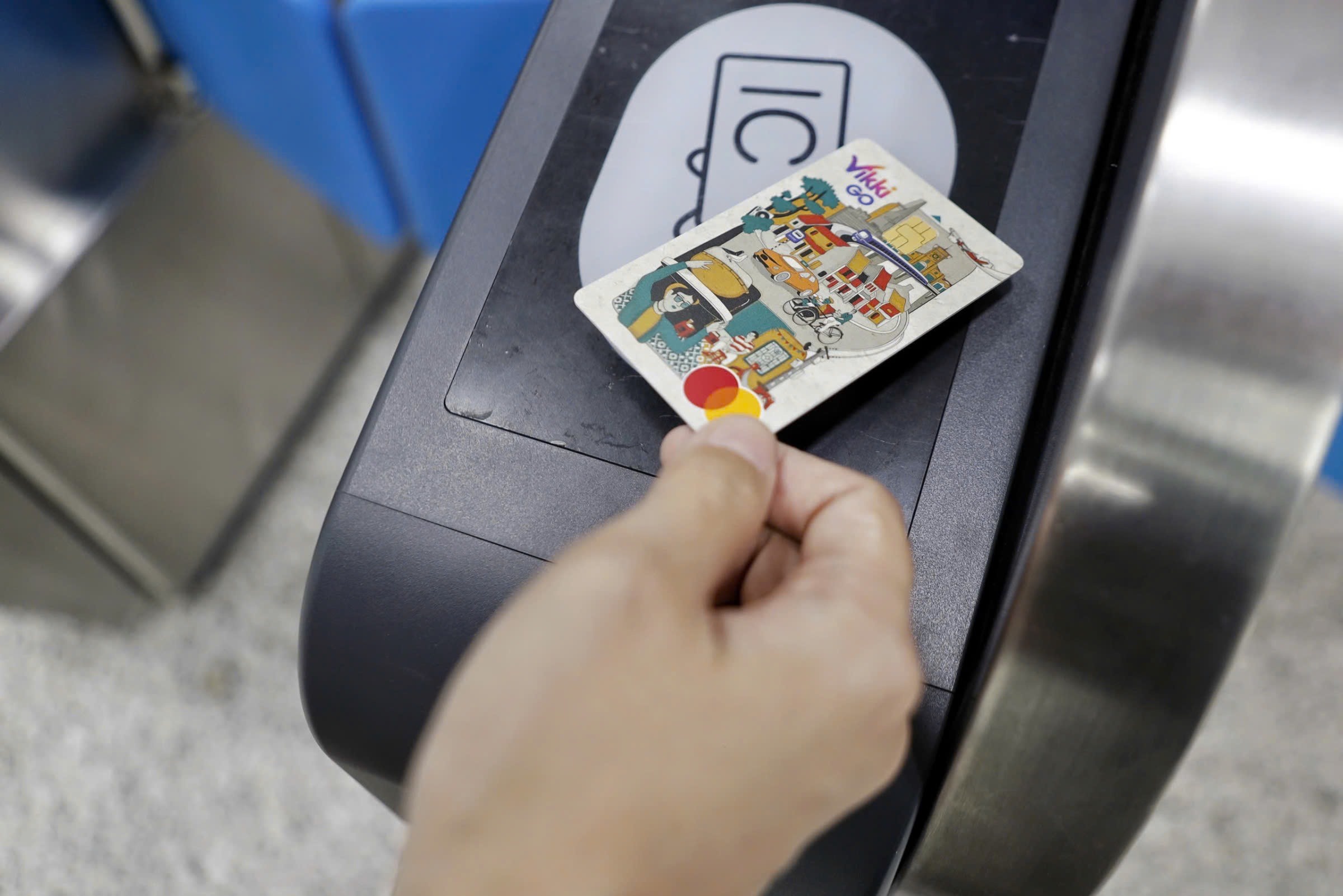 Metro so 1,  Vikki anh 2