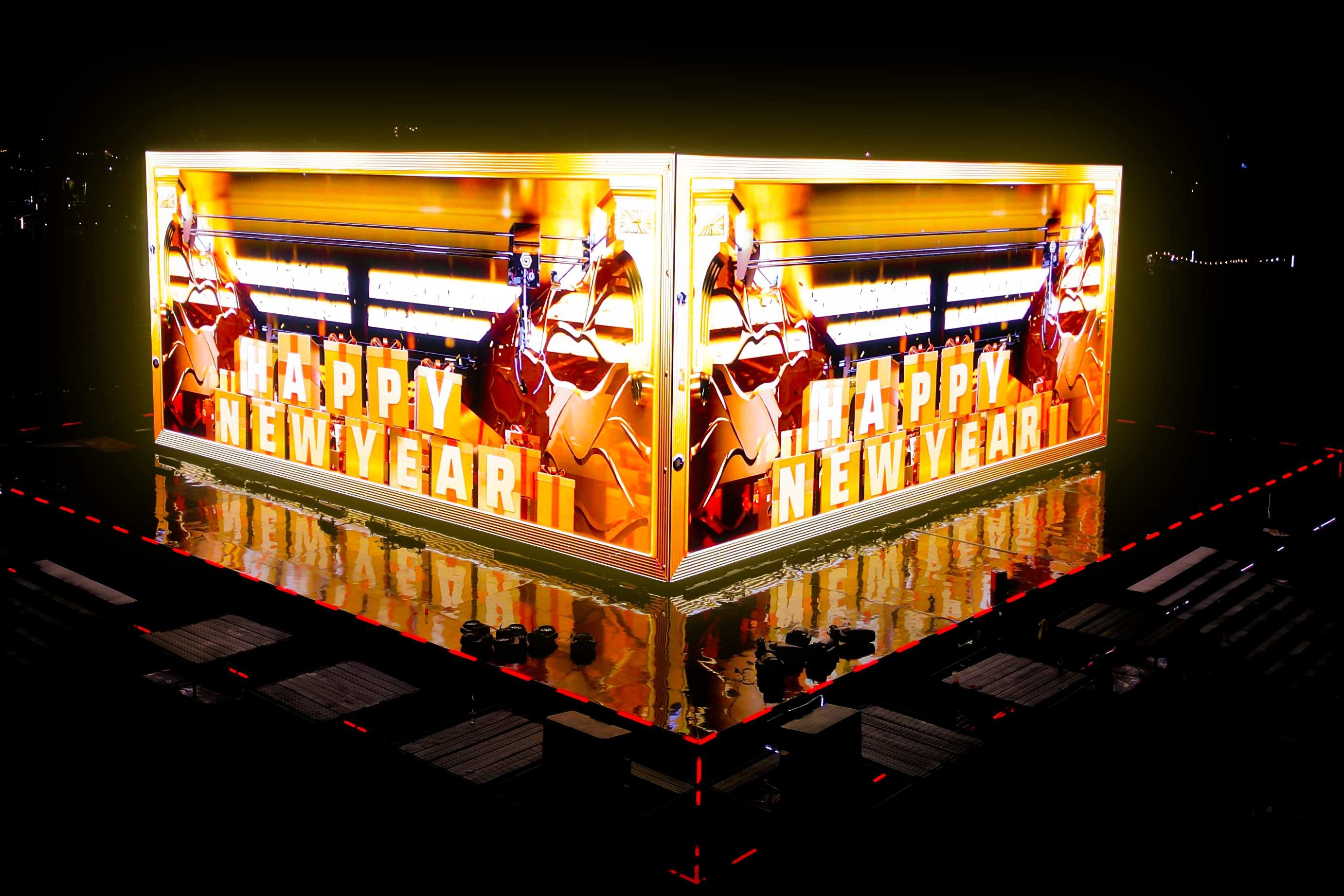 San khau lap phuong khong lo trong dem countdown tai The Global City hinh anh