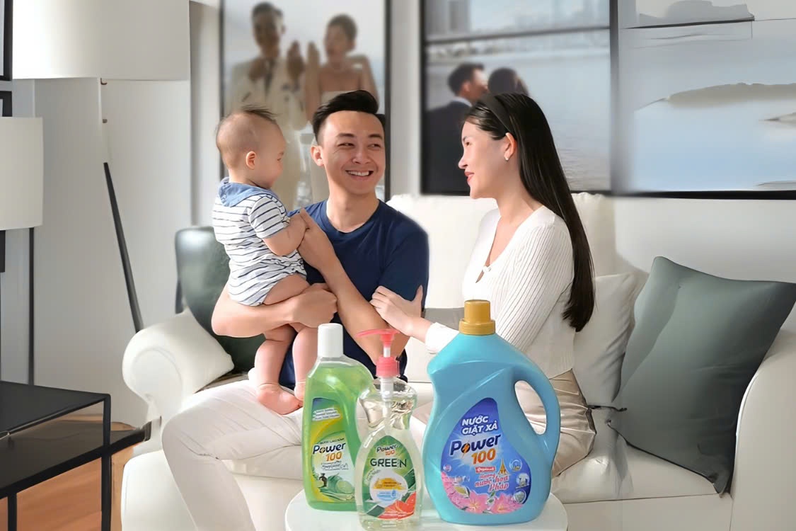 Dan sao nu gia nhap 'duong dua' khoe chong dam hinh anh