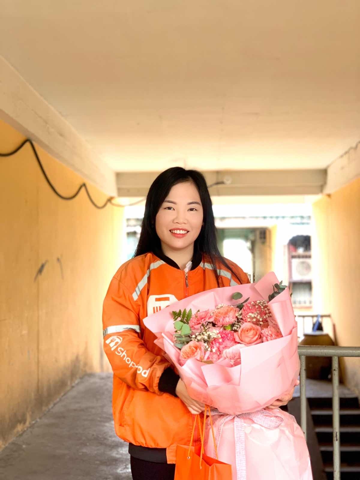 ShopeeFood,  xe cam anh 10