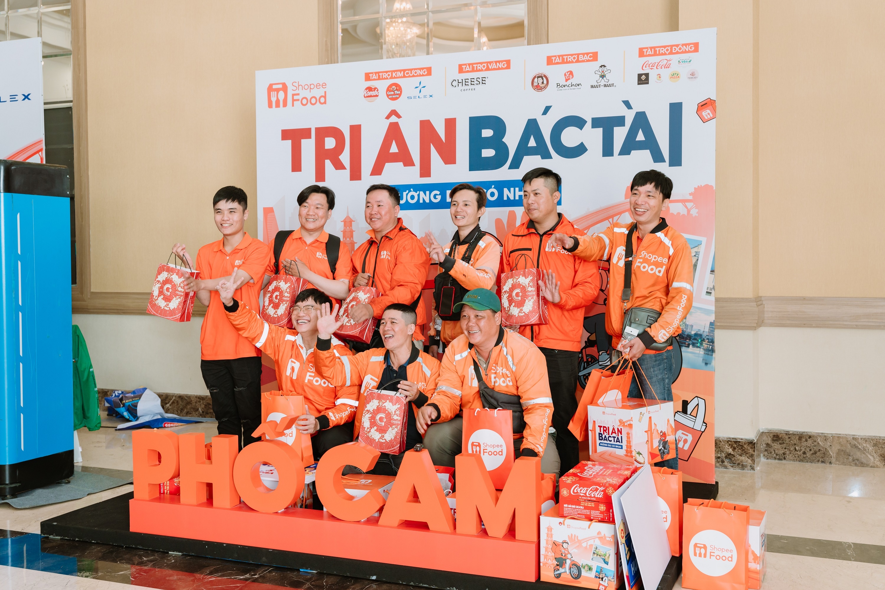 ShopeeFood,  xe cam anh 16