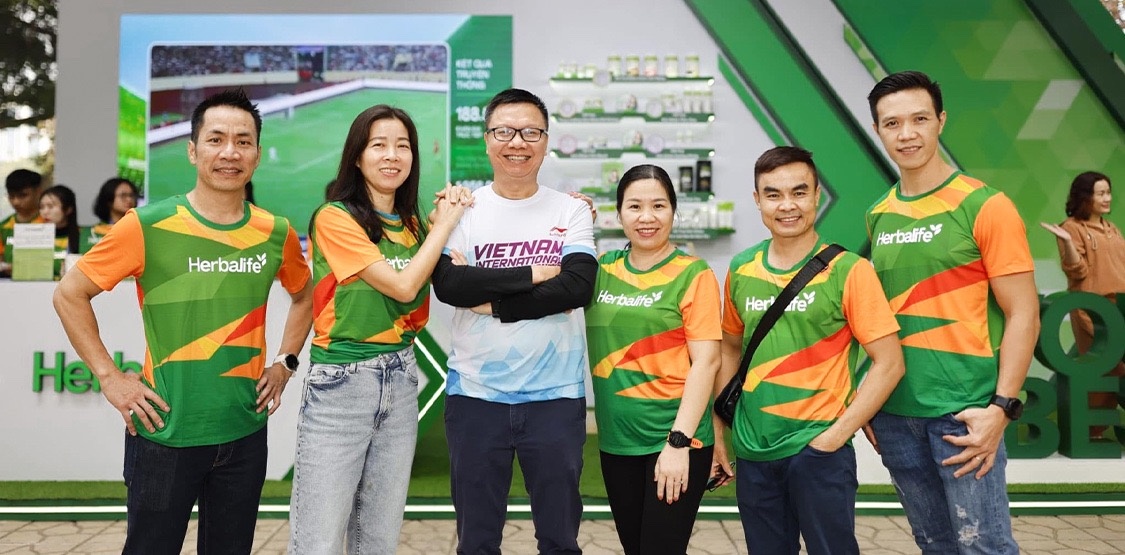 Herbalife lan toa loi song nang dong voi mua le hoi cuoi nam hinh anh
