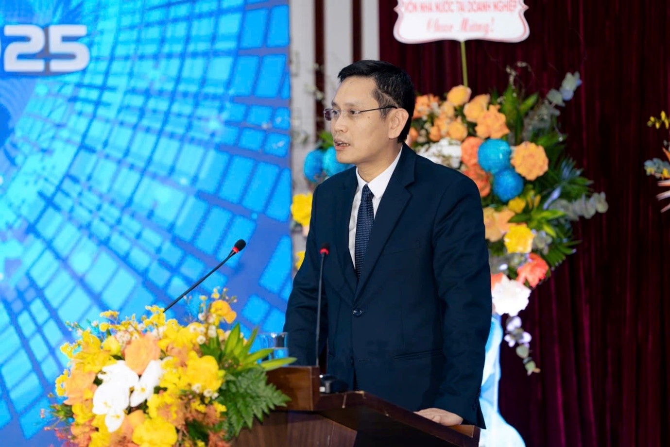 MobiFone tiep tuc 'tang toc - dot pha - vuon minh' trong nam 2025 hinh anh