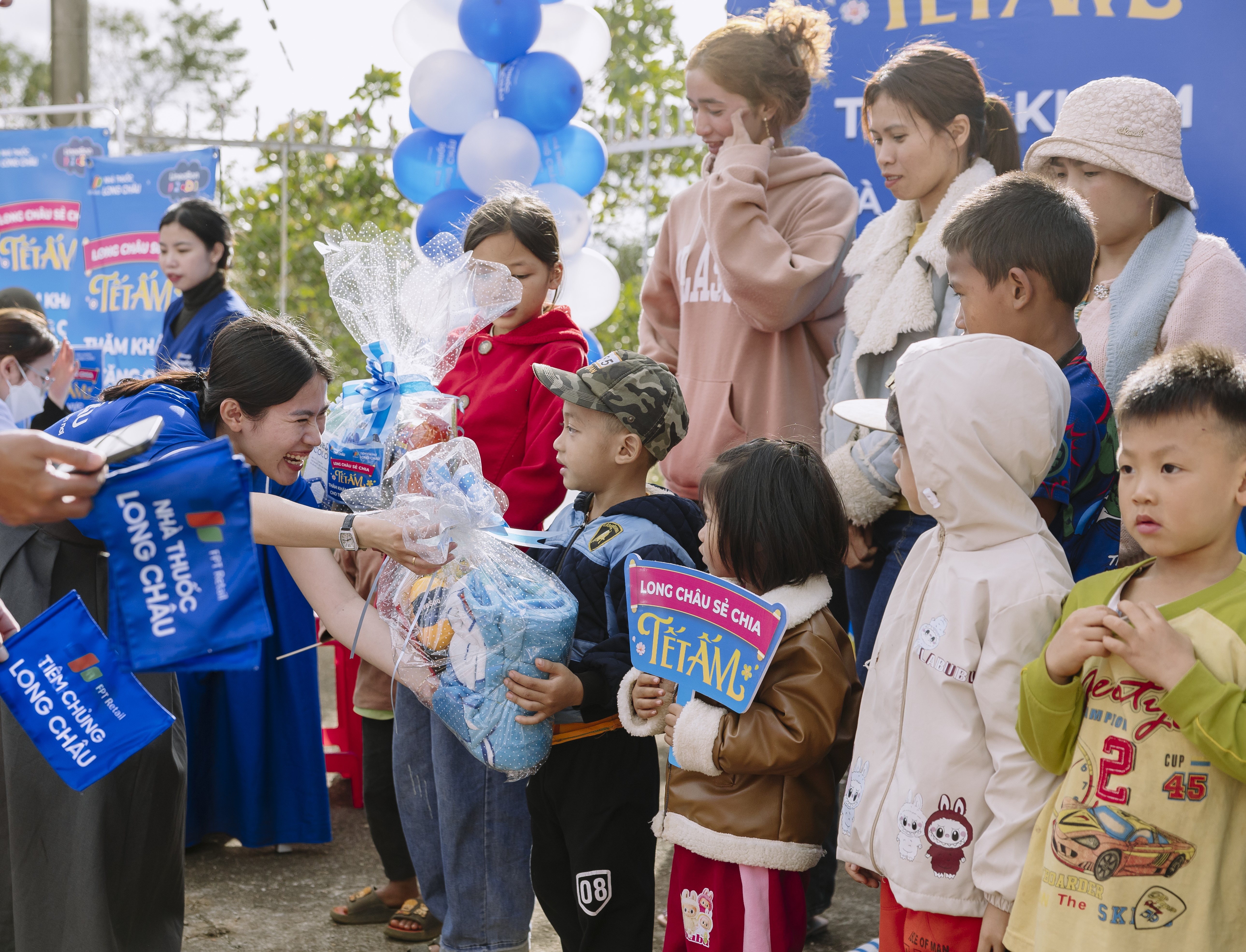 Hanh trinh 4 nam se chia, phuc vu suc khoe cong dong cua Long Chau hinh anh