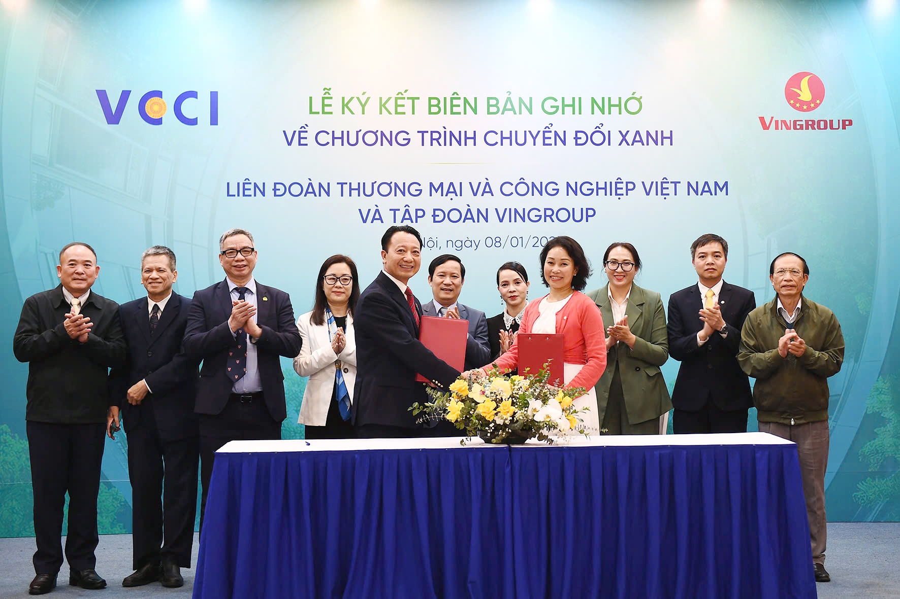 VCCI va VinGroup hop tac toan dien thuc day chuyen doi xanh hinh anh