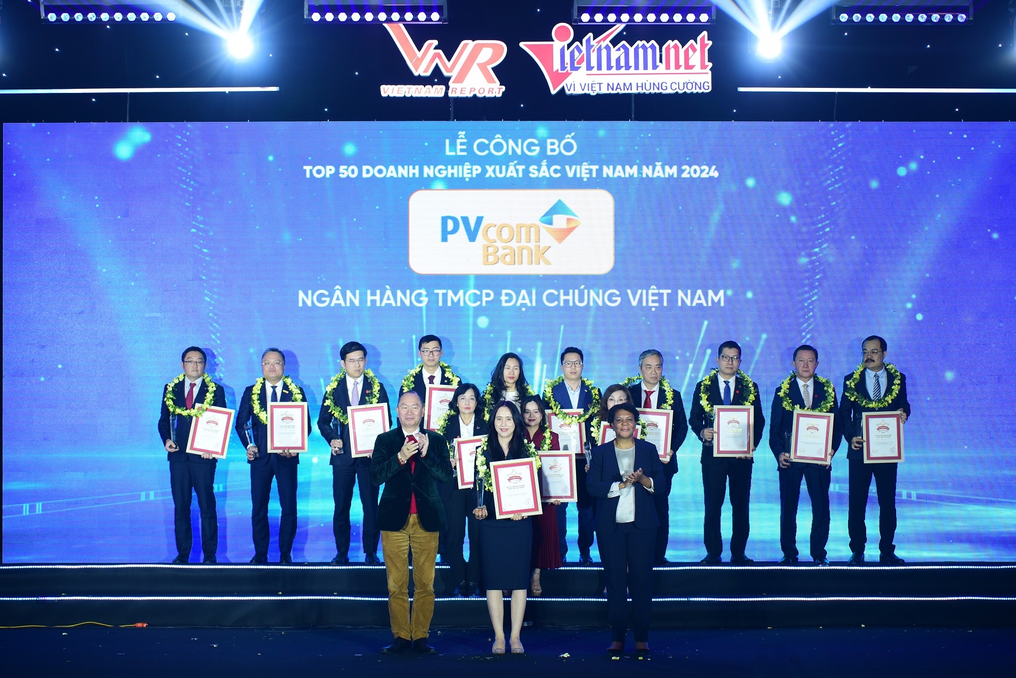 PVcomBank vuon tam top 500 doanh nghiep lon nhat Viet Nam 2024 hinh anh