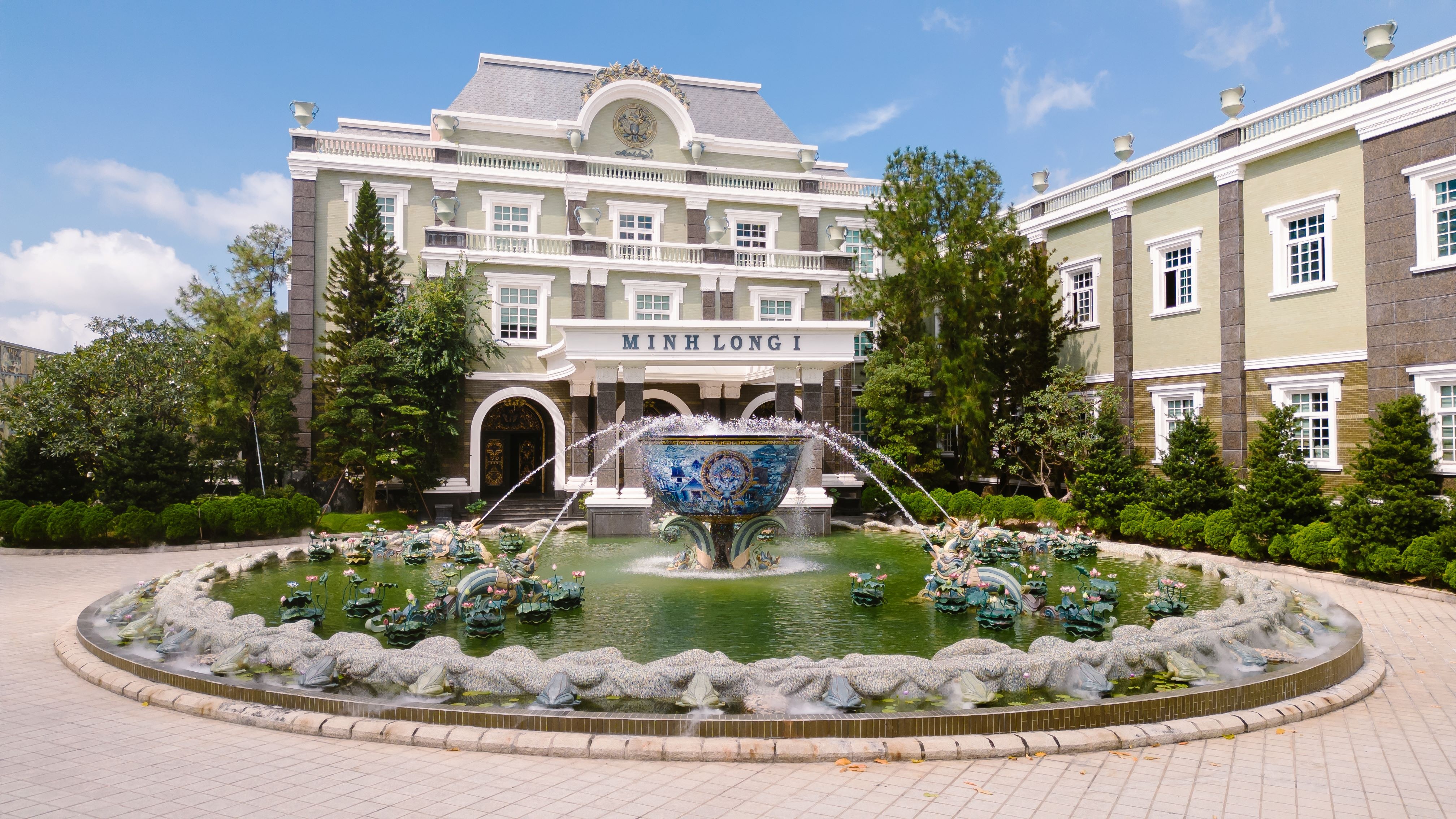 Hanh trinh 55 nam hinh thanh va phat trien Gom su Minh Long hinh anh