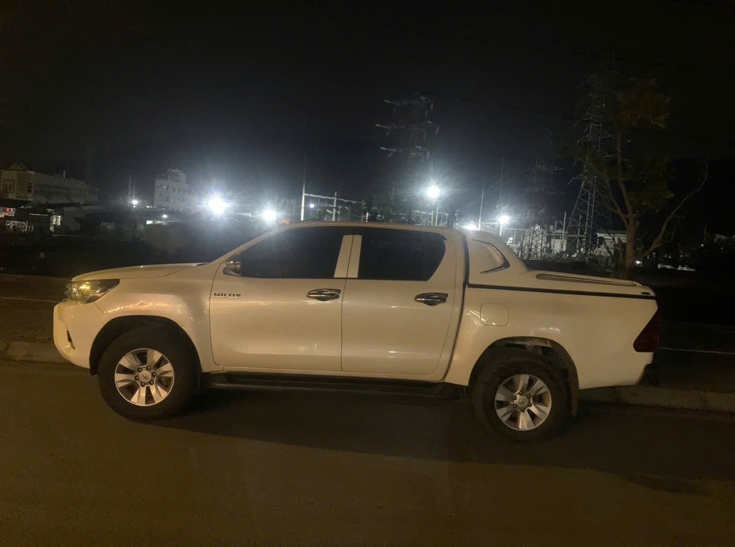 Toyota Hilux anh 2