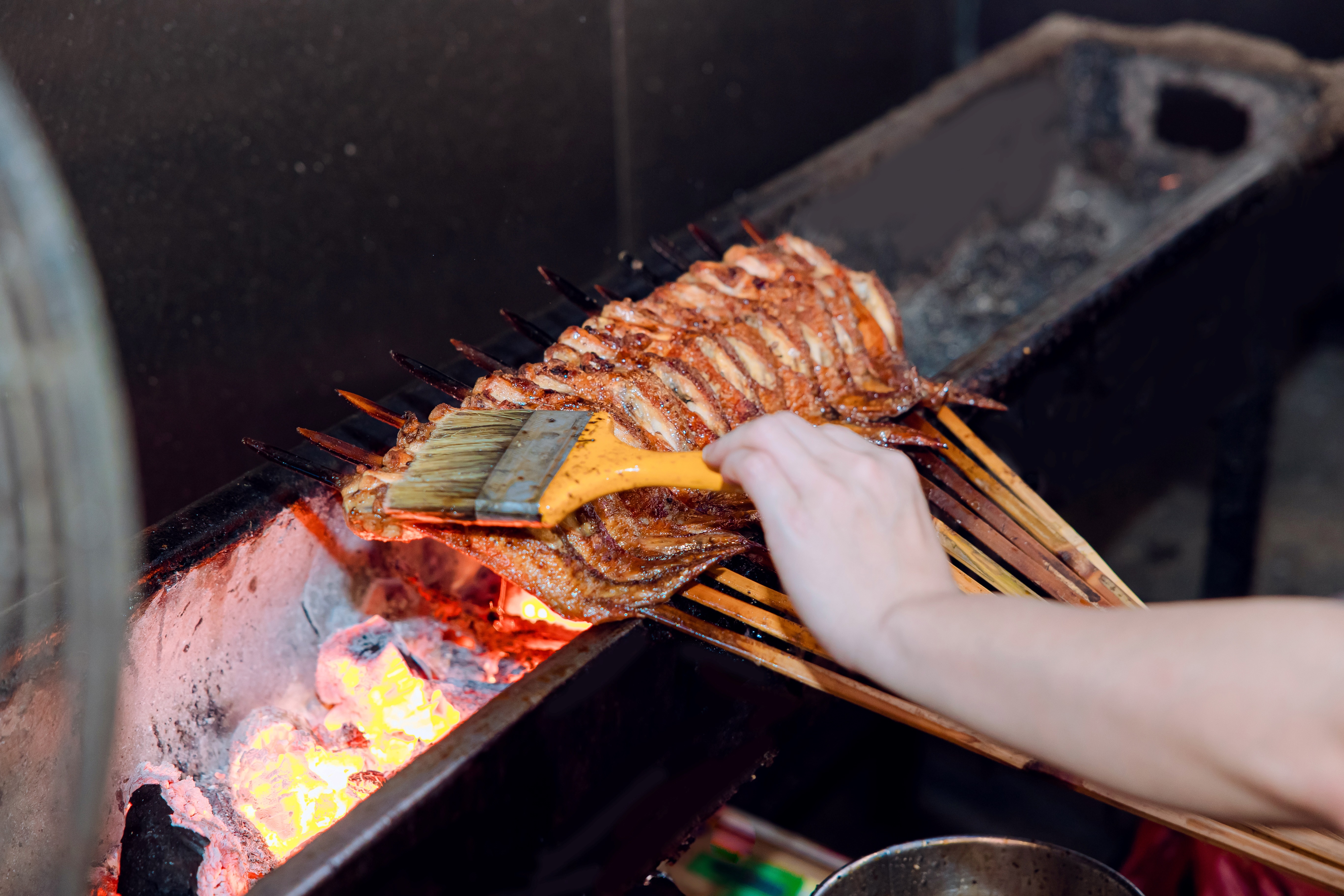 Quan chan, canh ga nuong 20 nam tuoi ‘hut’ khach nuoc ngoai o Da Nang hinh anh