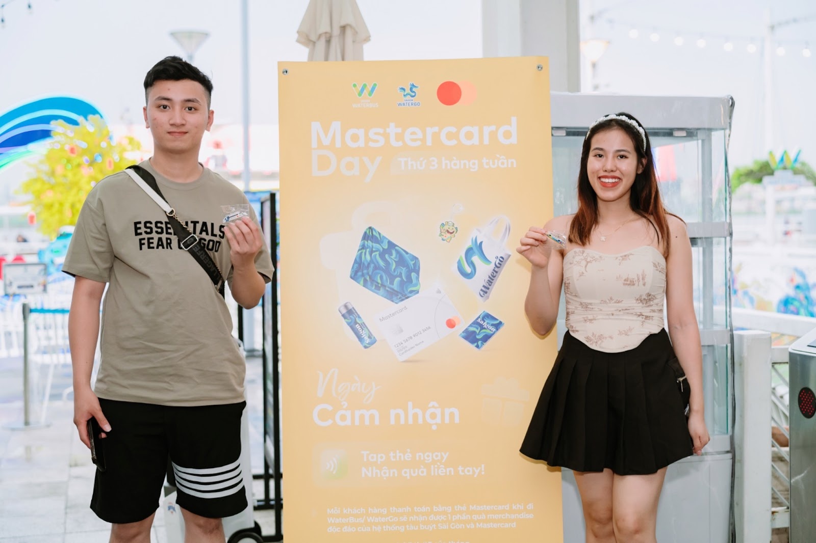 Mastercard,  buyt song Sai Gon anh 3