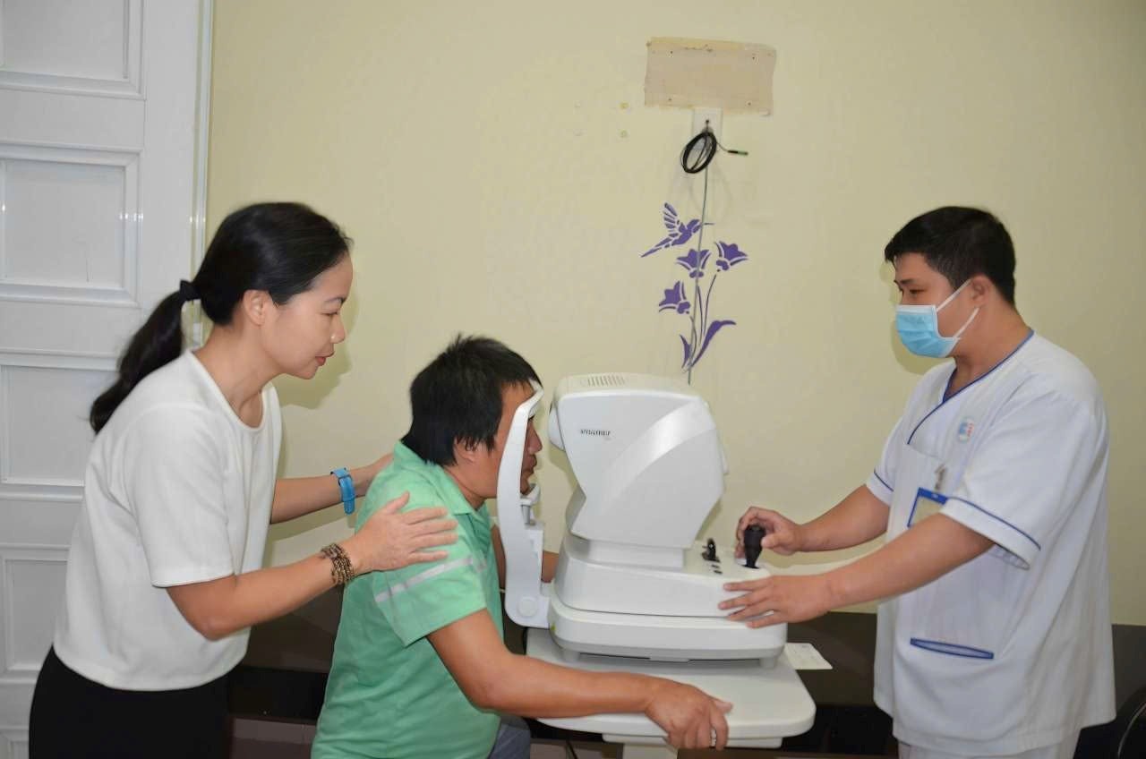 Quy dau tu Viet Nam - Oman cham soc suc khoe nguoi dan ngheo An Giang hinh anh