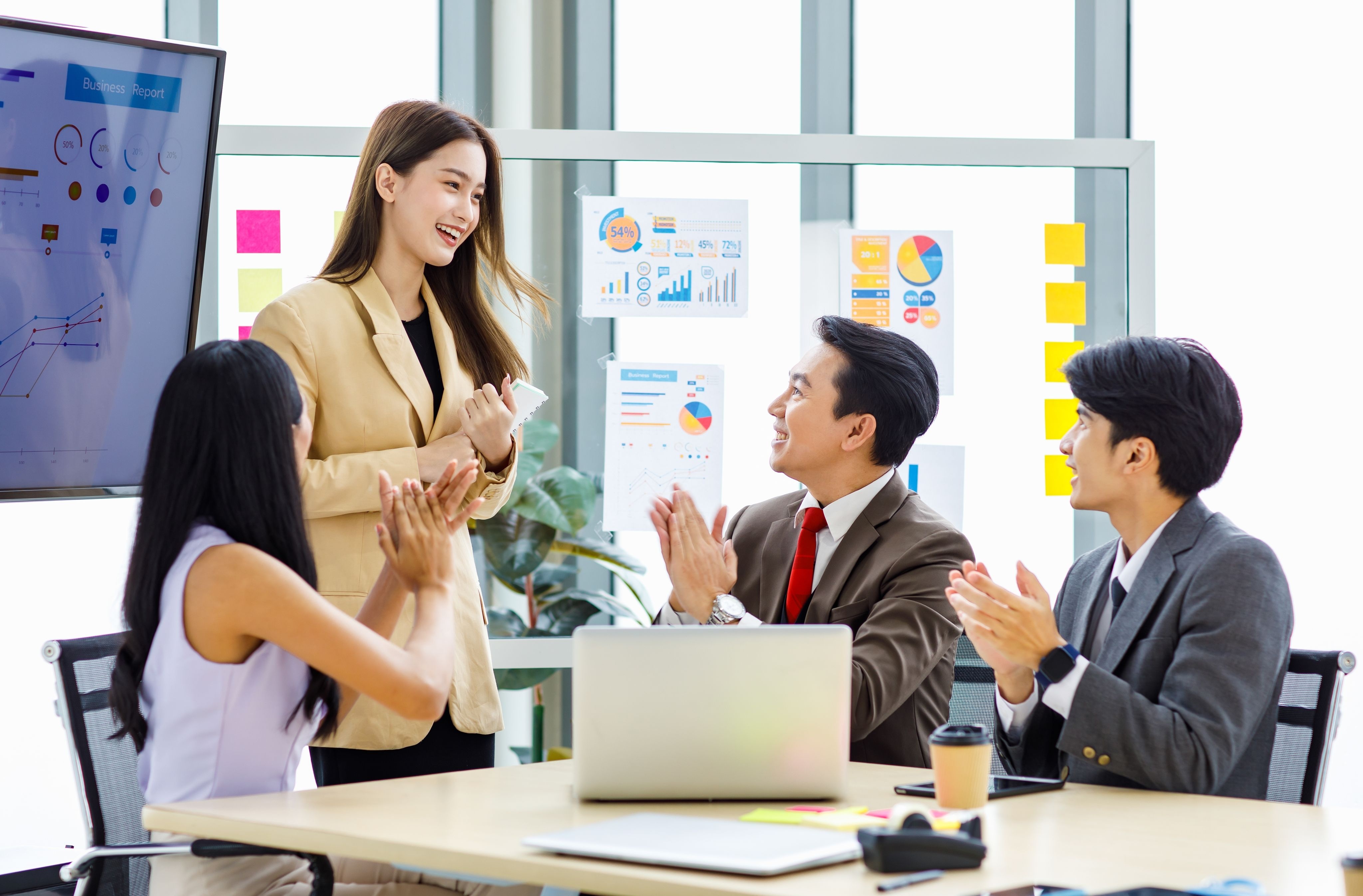 Khi vang tro thanh phan thuong cho no luc cua ban than trong nam moi hinh anh