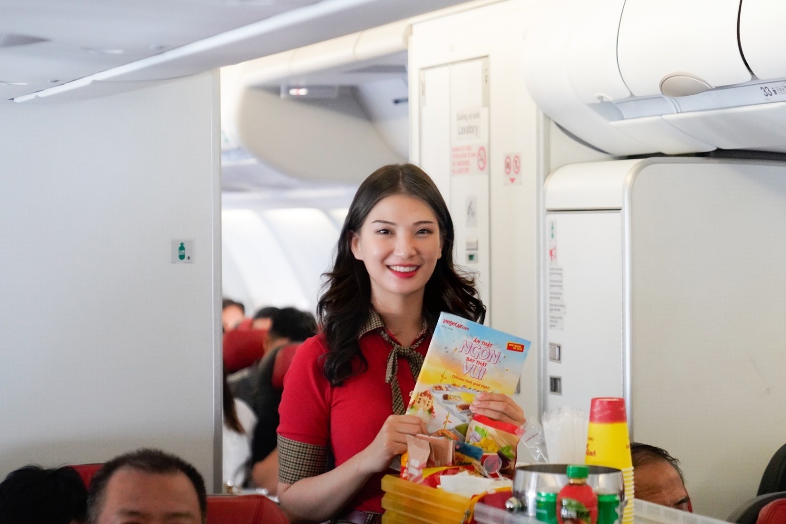 Dau nam ruc ro, du xuan ron rang voi uu dai 50% gia ve bay Vietjet hinh anh